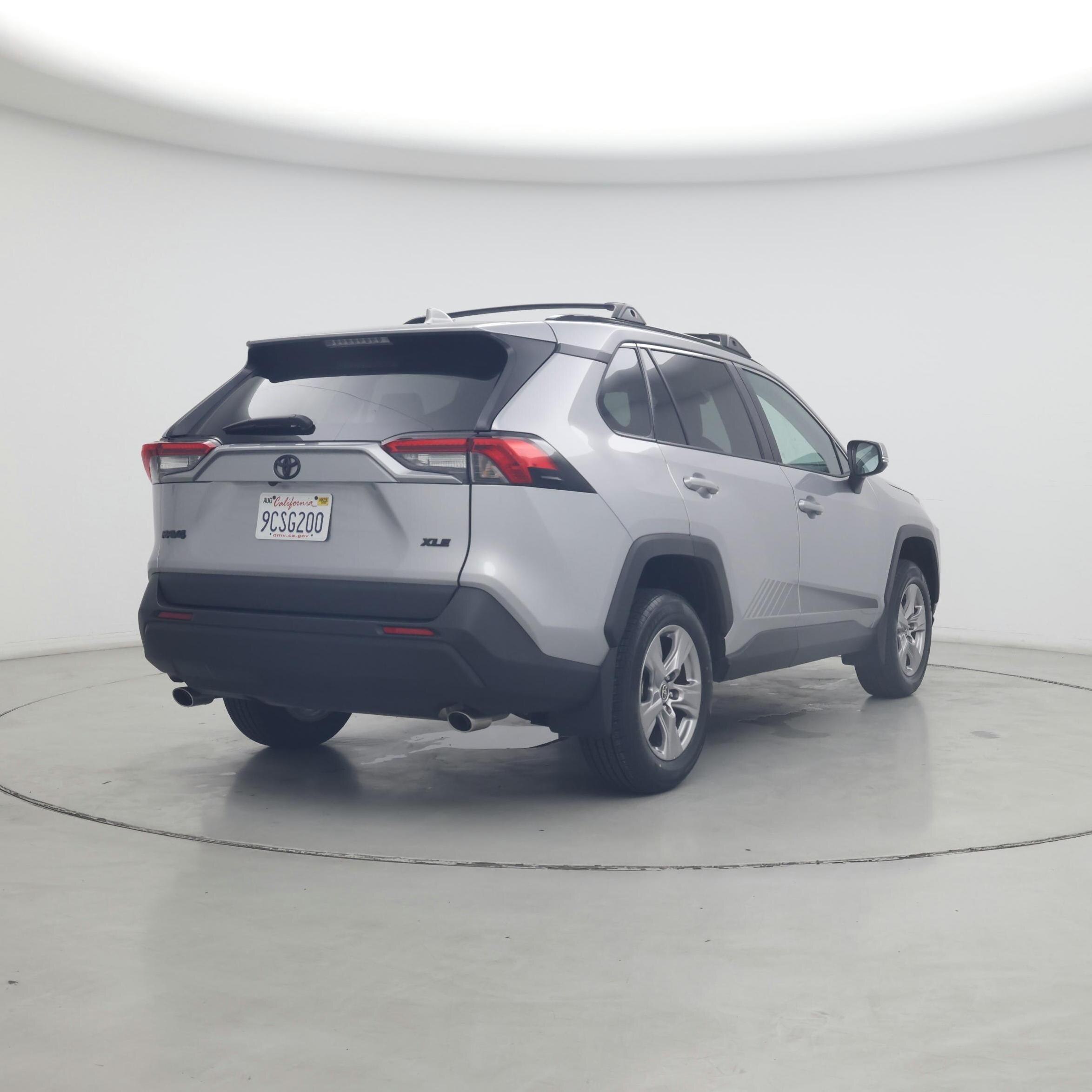 Thumbnail: 2022 Toyota RAV4 - 8