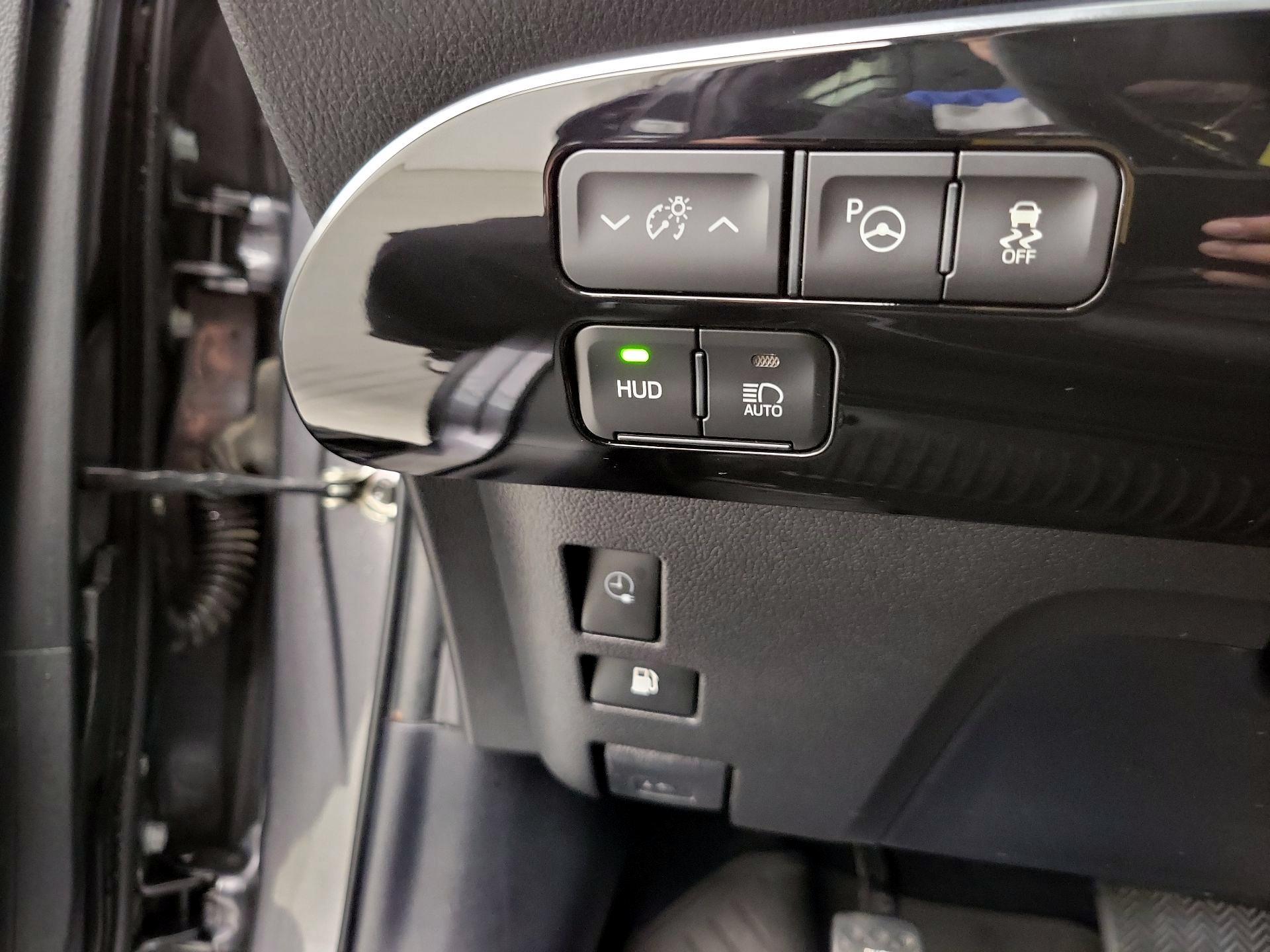 Thumbnail: 2021 Toyota Prius Prime - 13