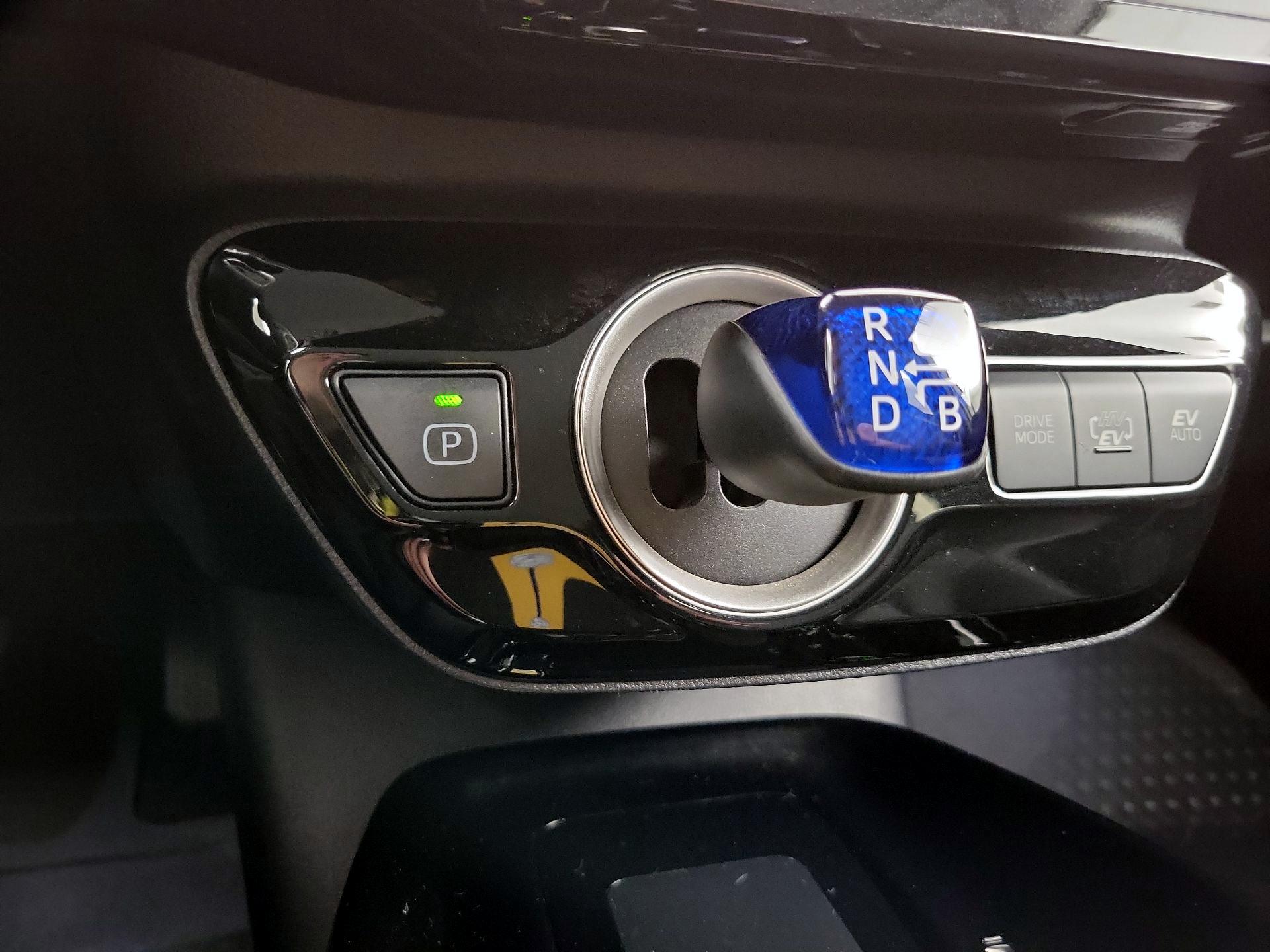 Thumbnail: 2021 Toyota Prius Prime - 18