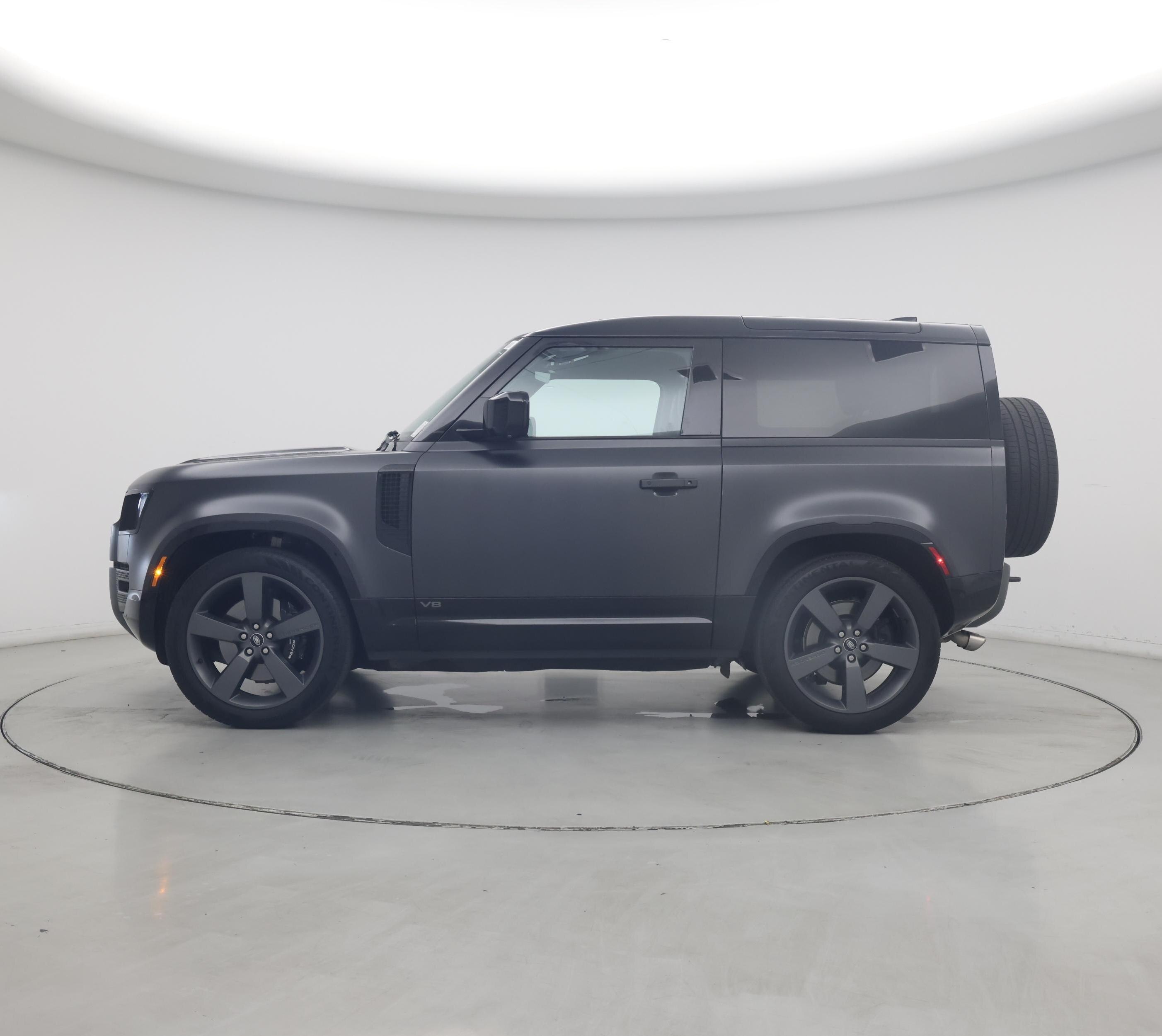 Thumbnail: 2023 Land Rover Defender - 3