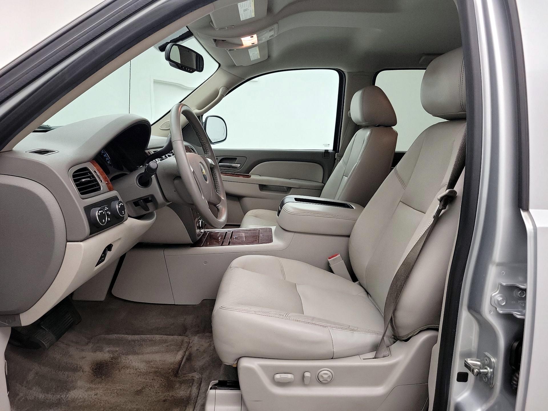 Thumbnail: 2013 Chevrolet Avalanche 1500 - 11