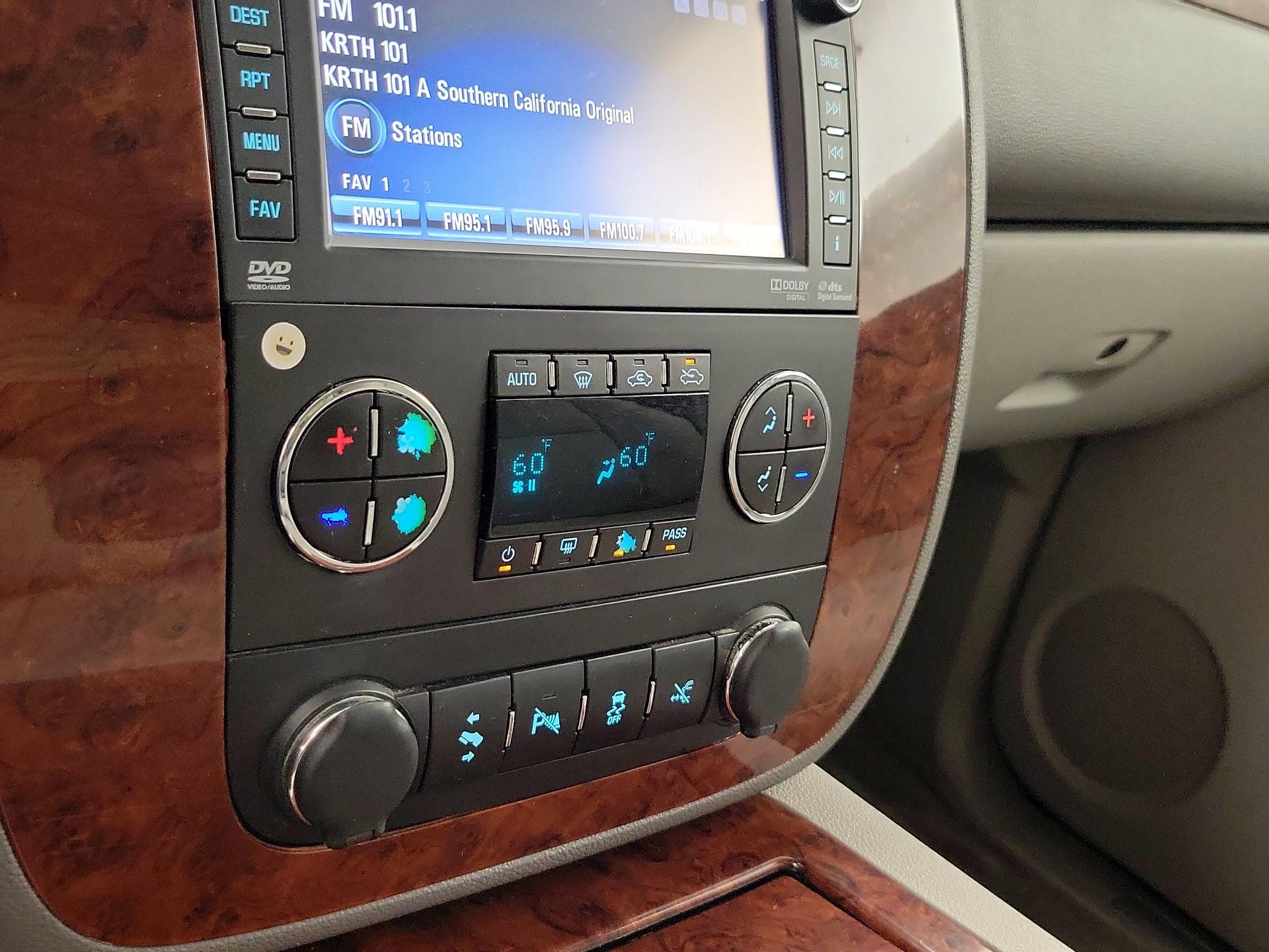 Thumbnail: 2013 Chevrolet Avalanche 1500 - 17