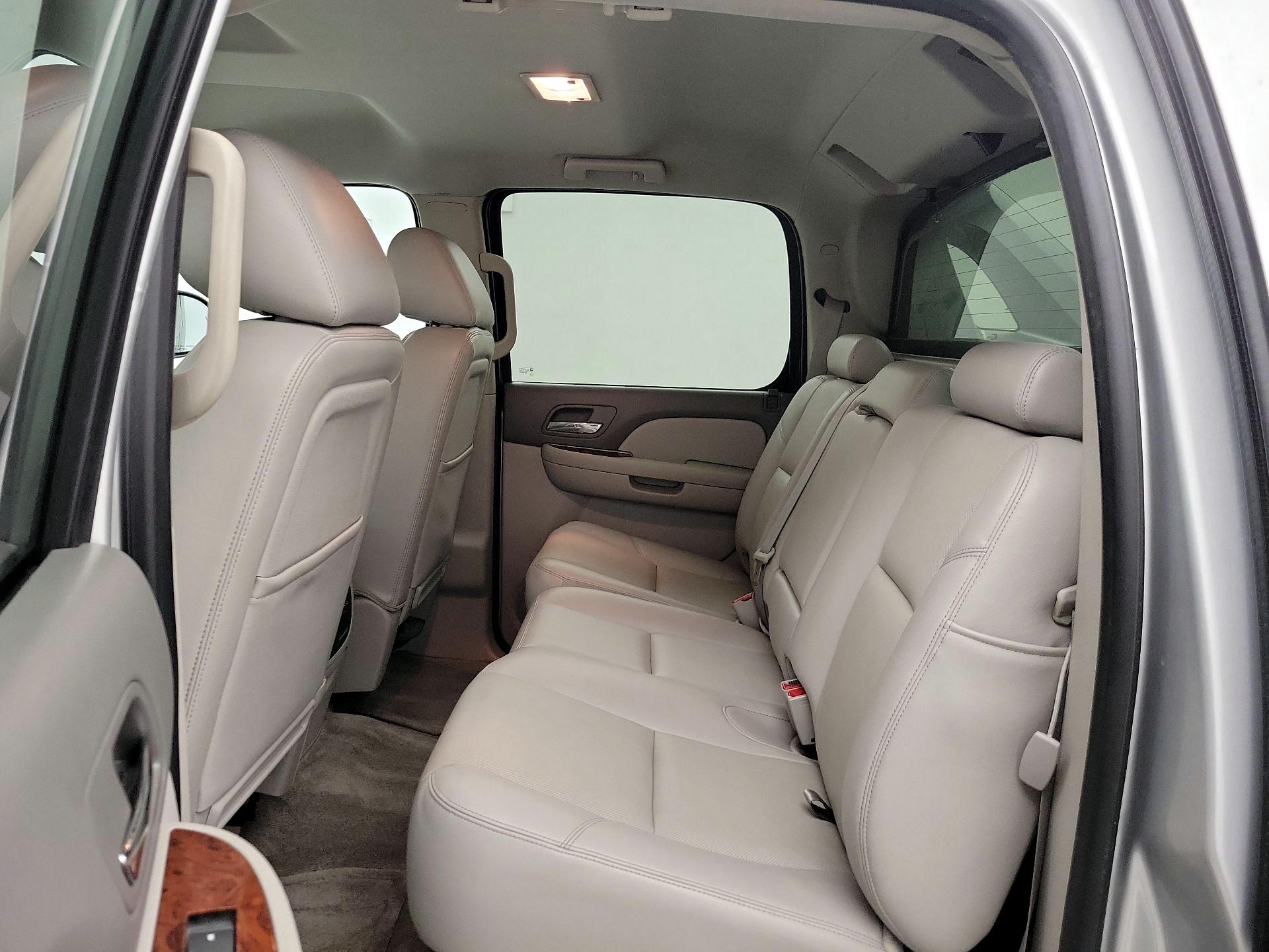 Thumbnail: 2013 Chevrolet Avalanche 1500 - 20