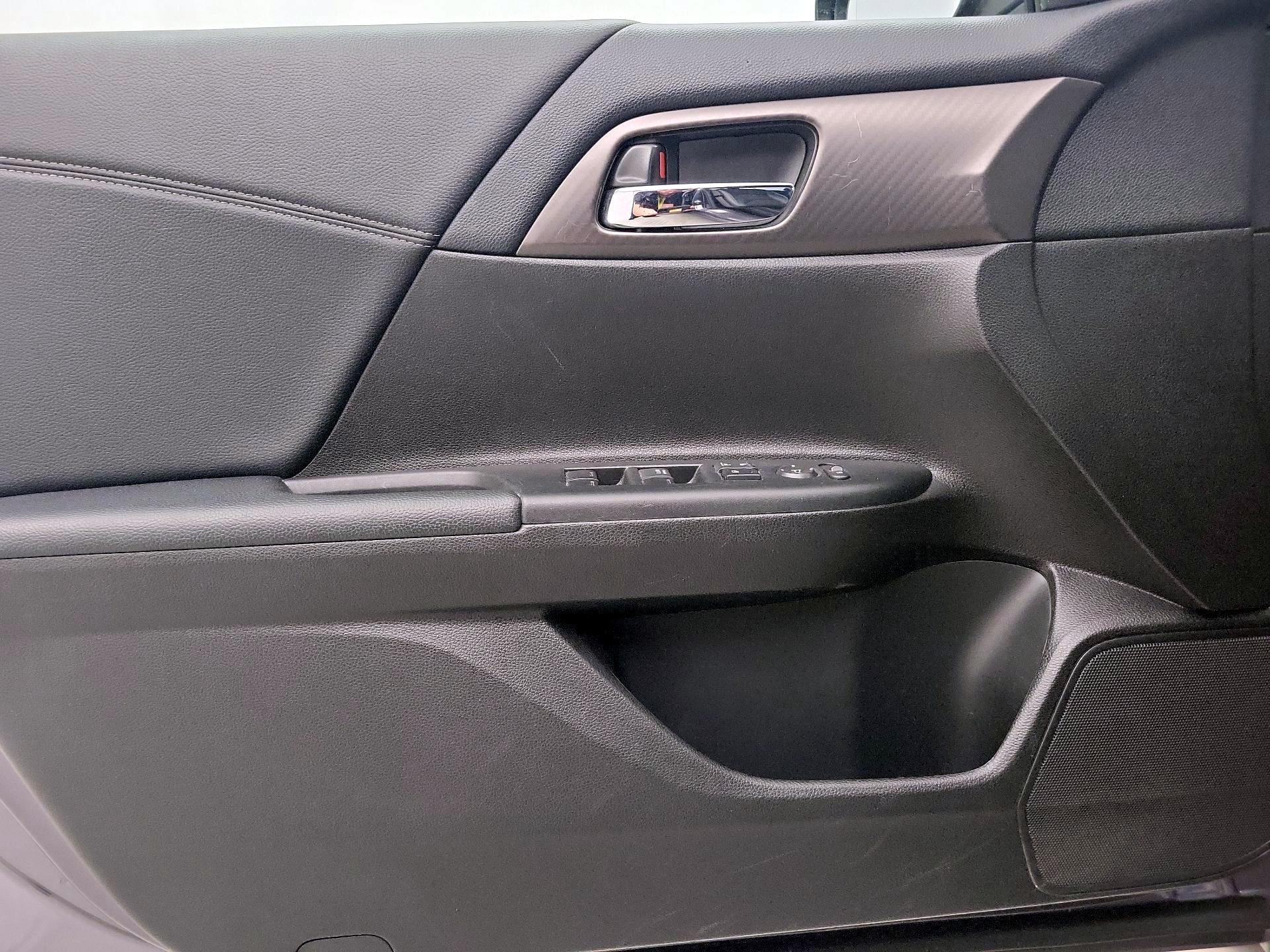Thumbnail: 2016 Honda Accord - 12