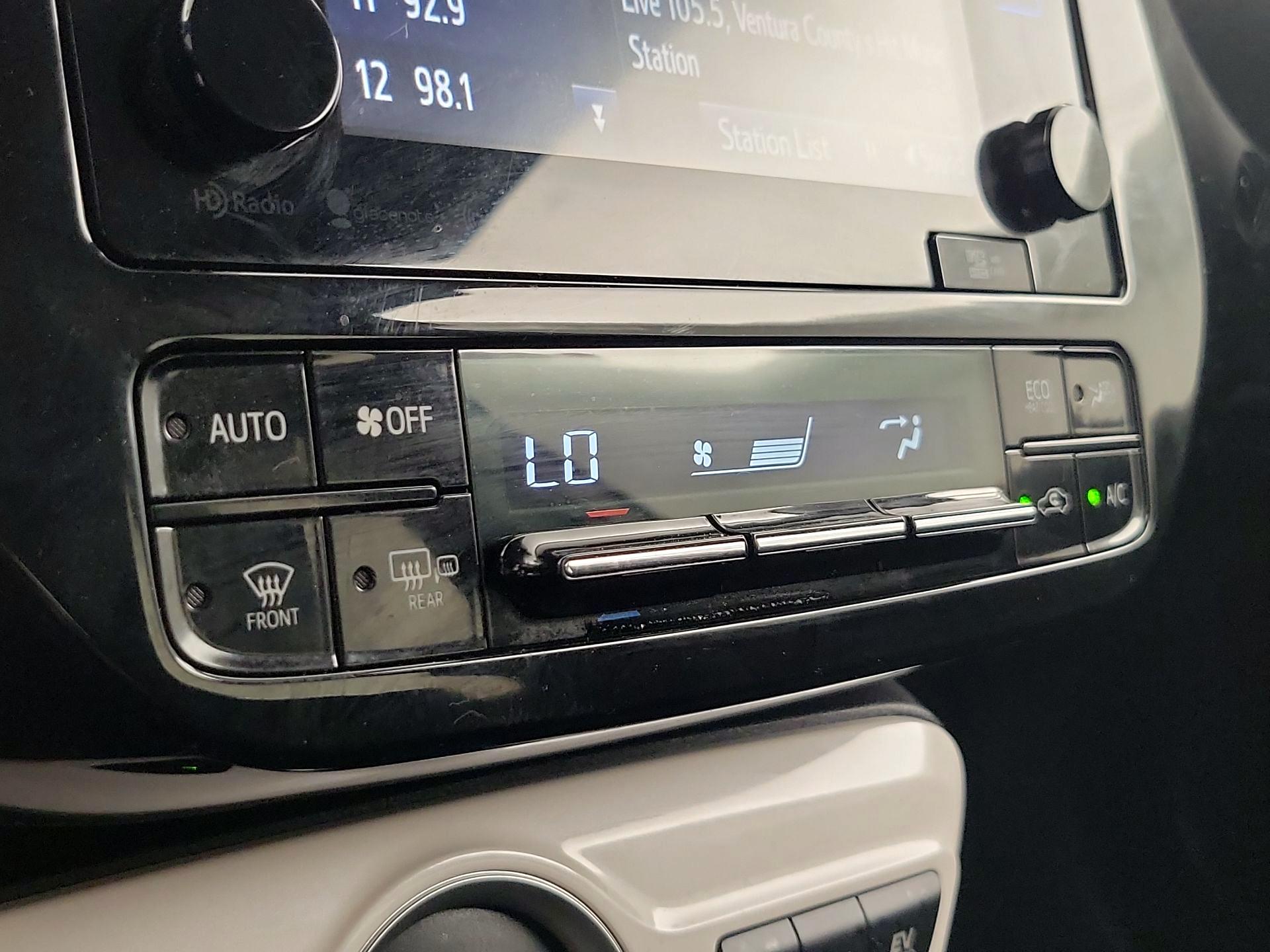 Thumbnail: 2018 Toyota Prius Prime - 16