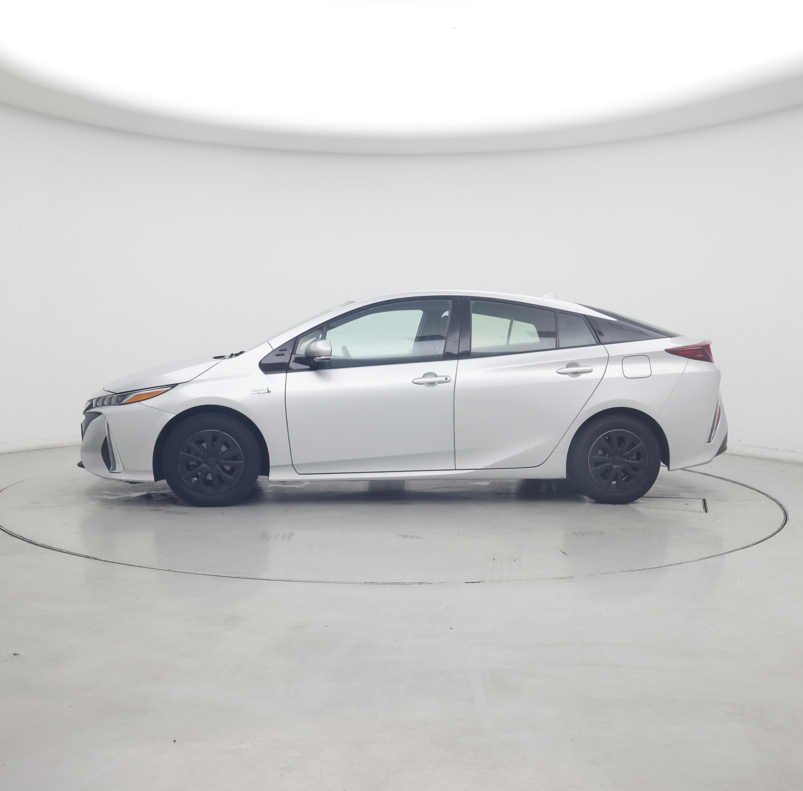 Thumbnail: 2018 Toyota Prius Prime - 3