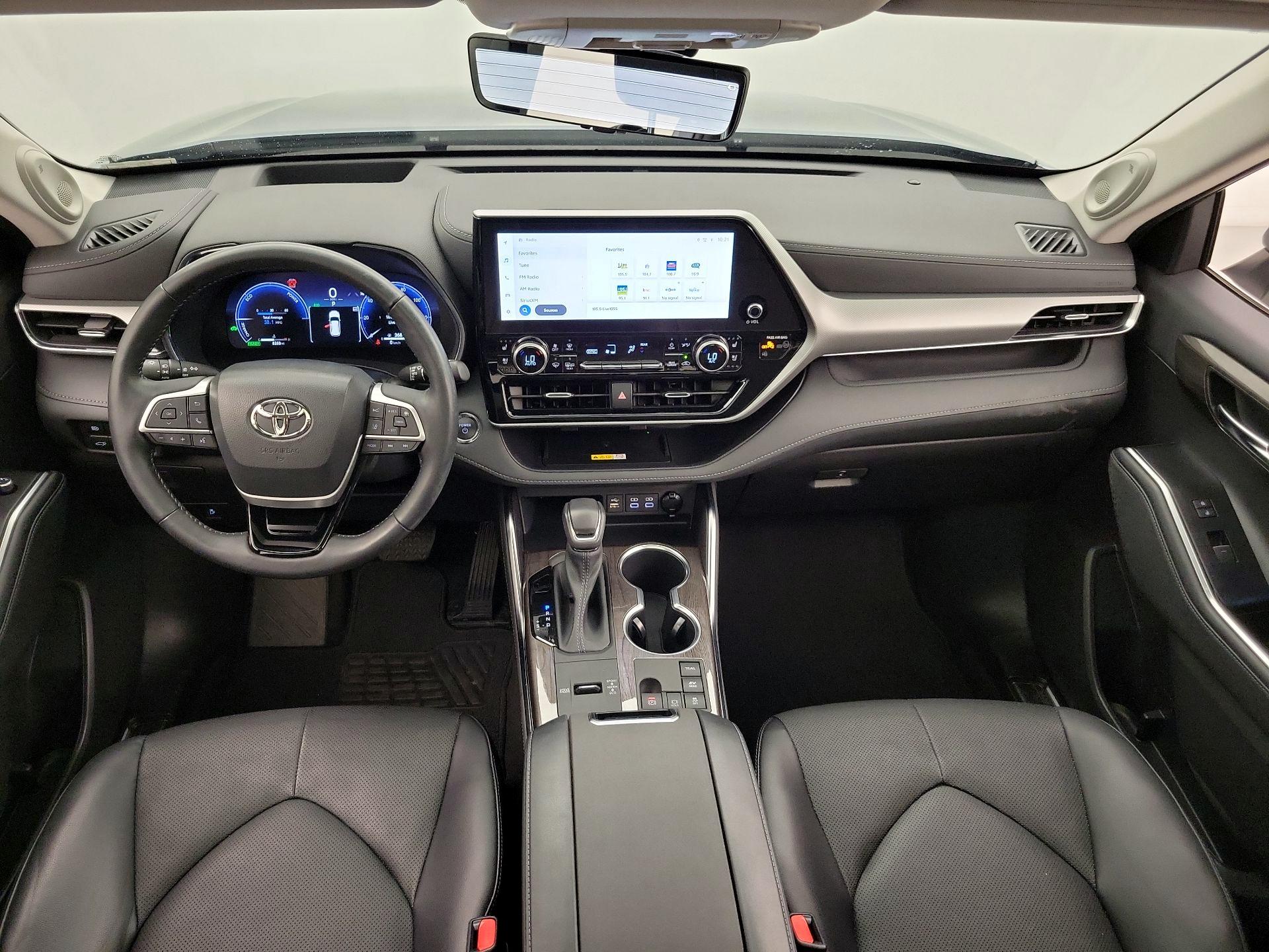 Thumbnail: 2023 Toyota Highlander - 9