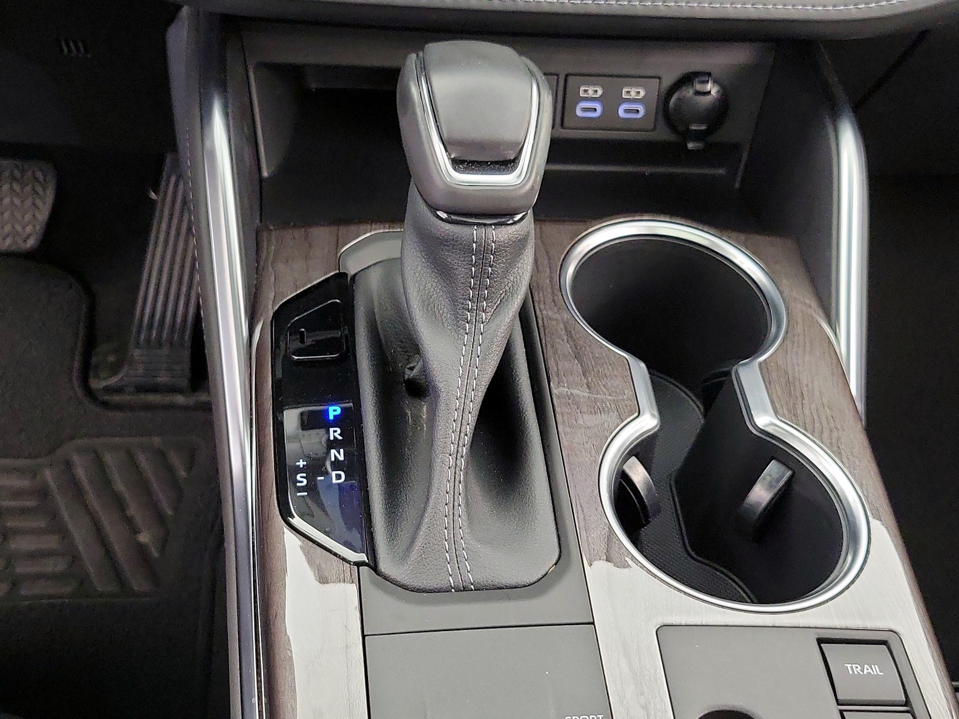 Thumbnail: 2023 Toyota Highlander - 17