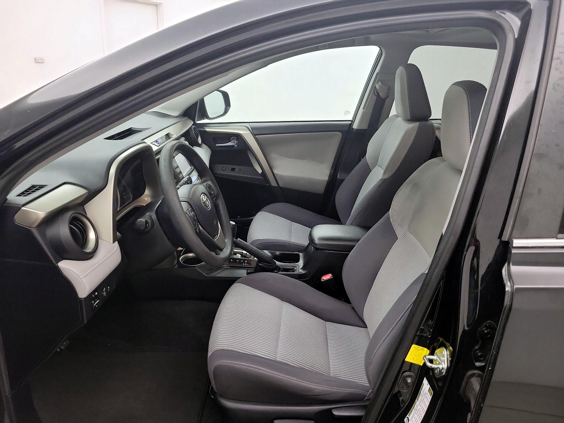 Thumbnail: 2014 Toyota RAV4 - 11