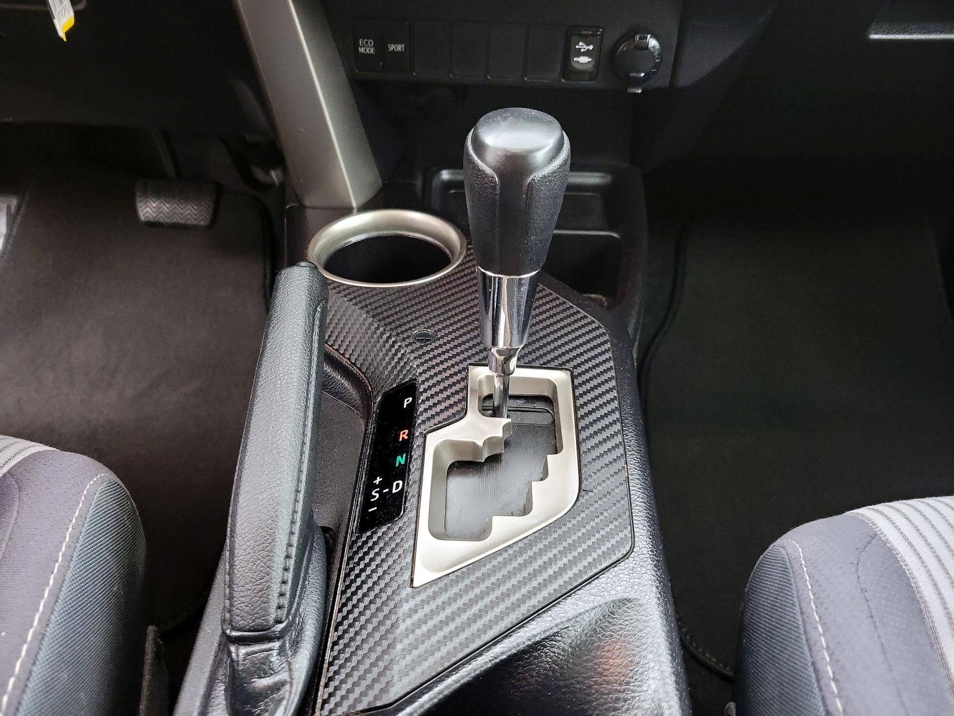 Thumbnail: 2014 Toyota RAV4 - 17