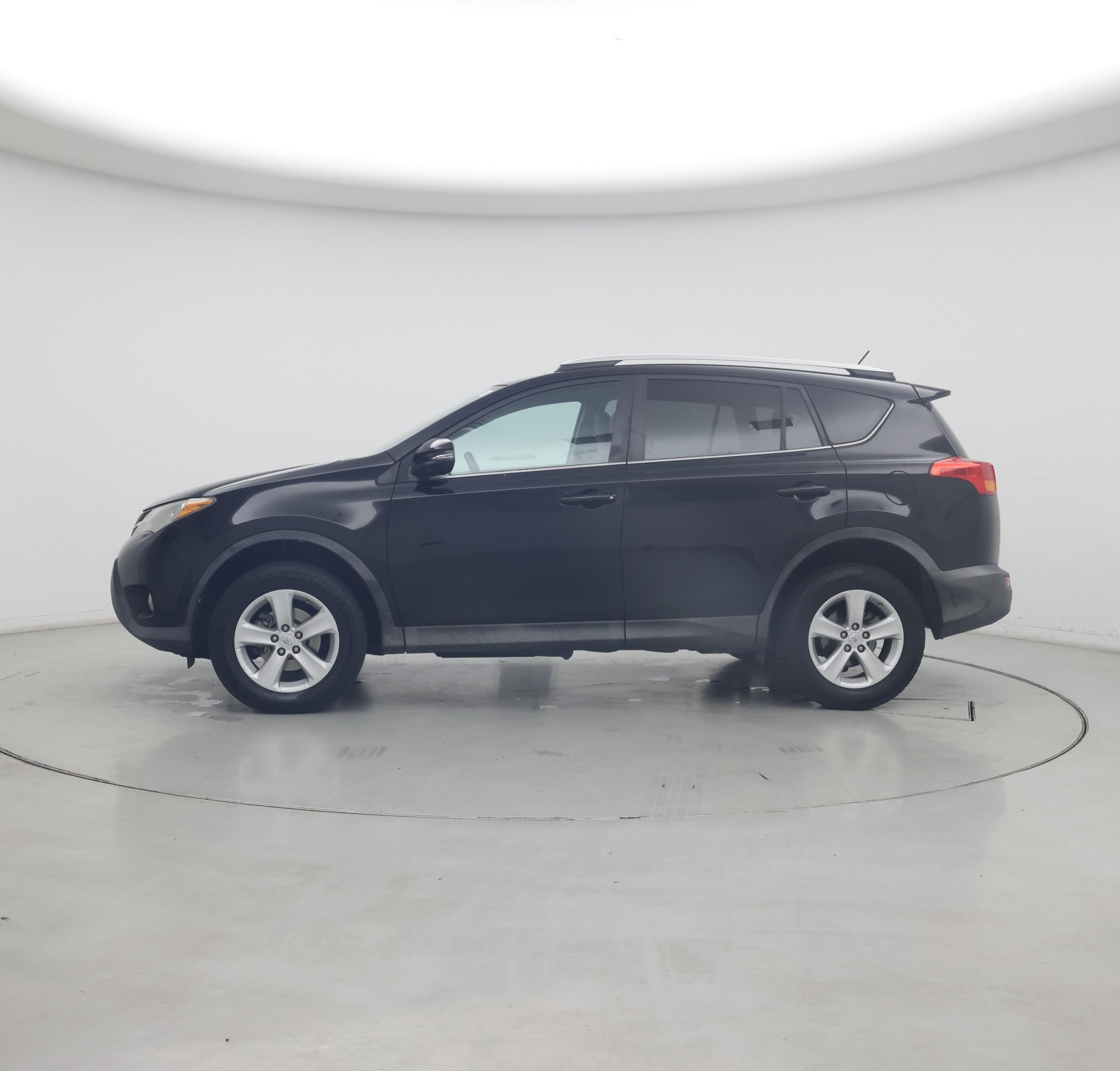 Thumbnail: 2014 Toyota RAV4 - 3