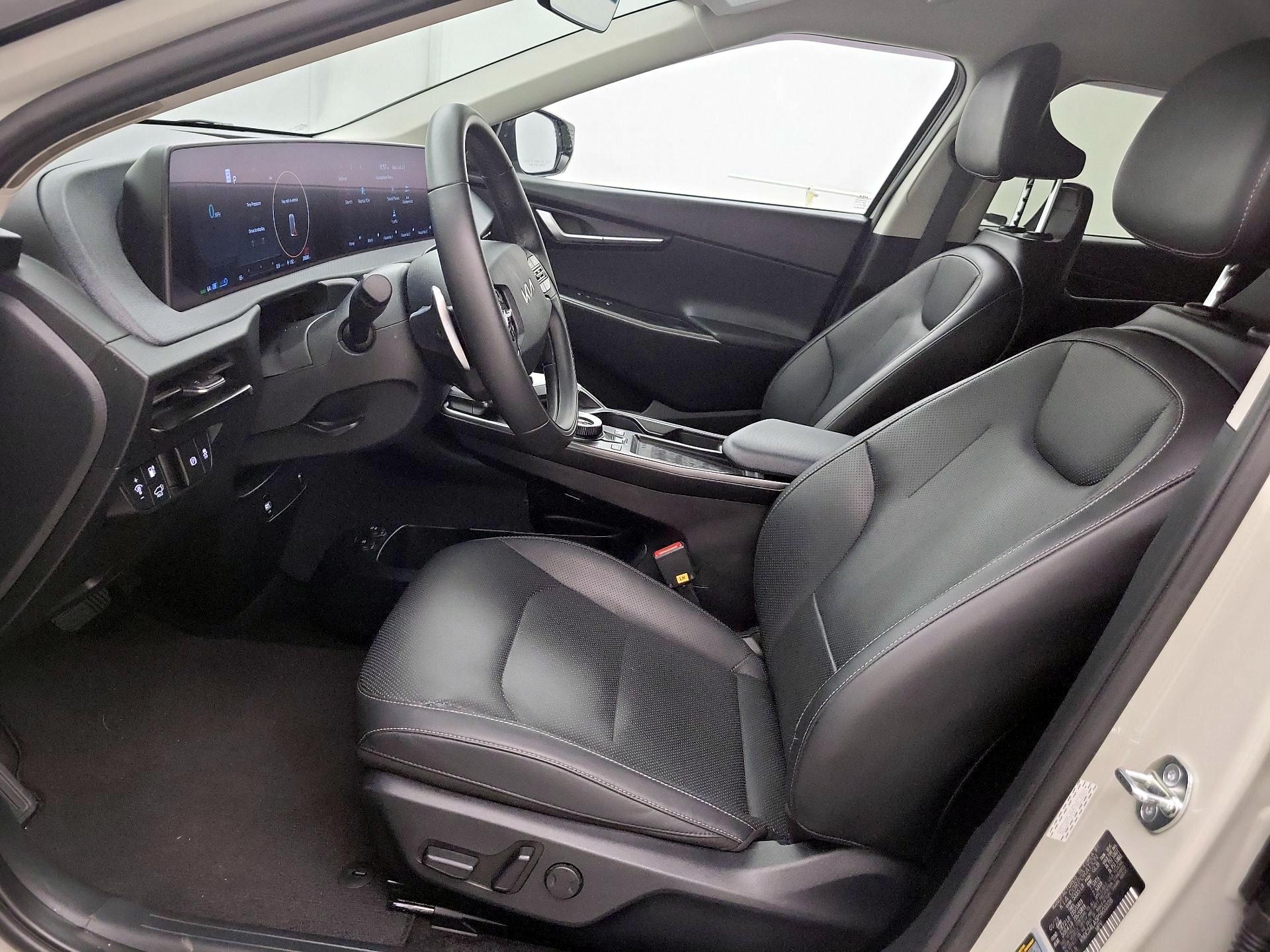 Thumbnail: 2023 Kia EV6 - 11