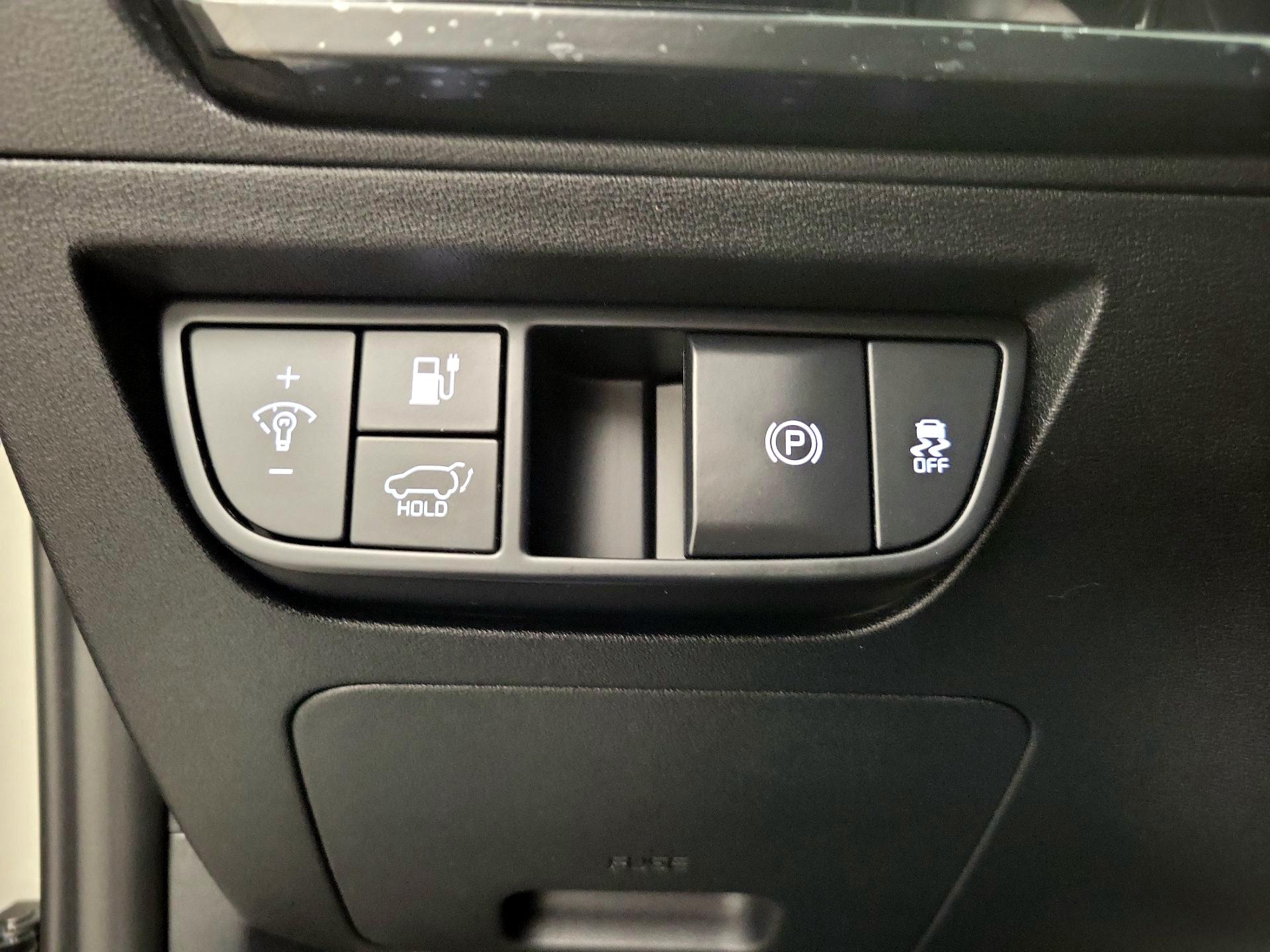 Thumbnail: 2023 Kia EV6 - 13