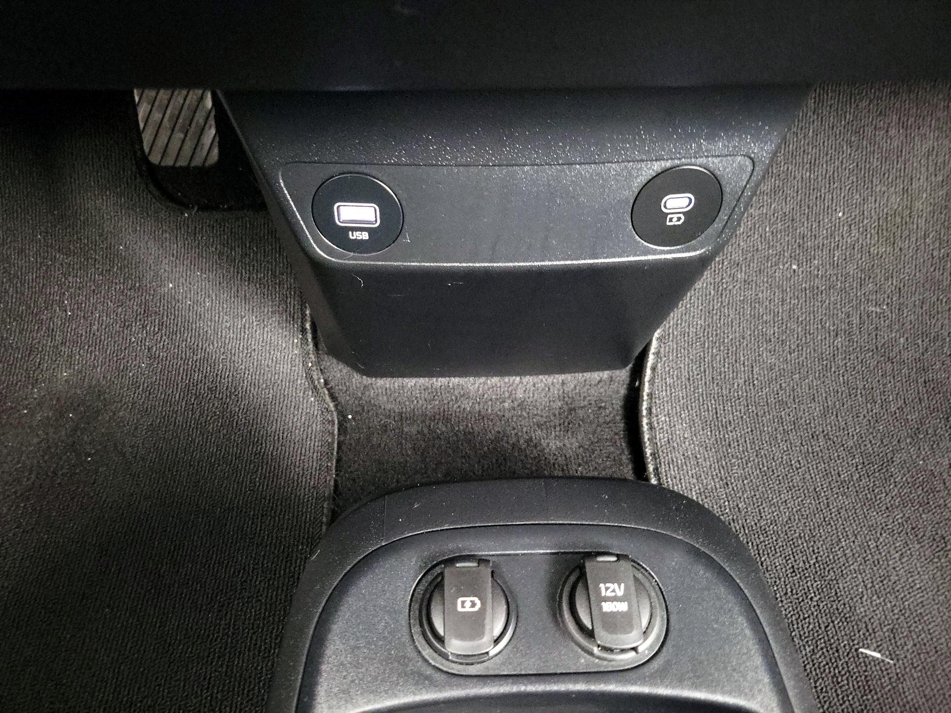 Thumbnail: 2023 Kia EV6 - 19
