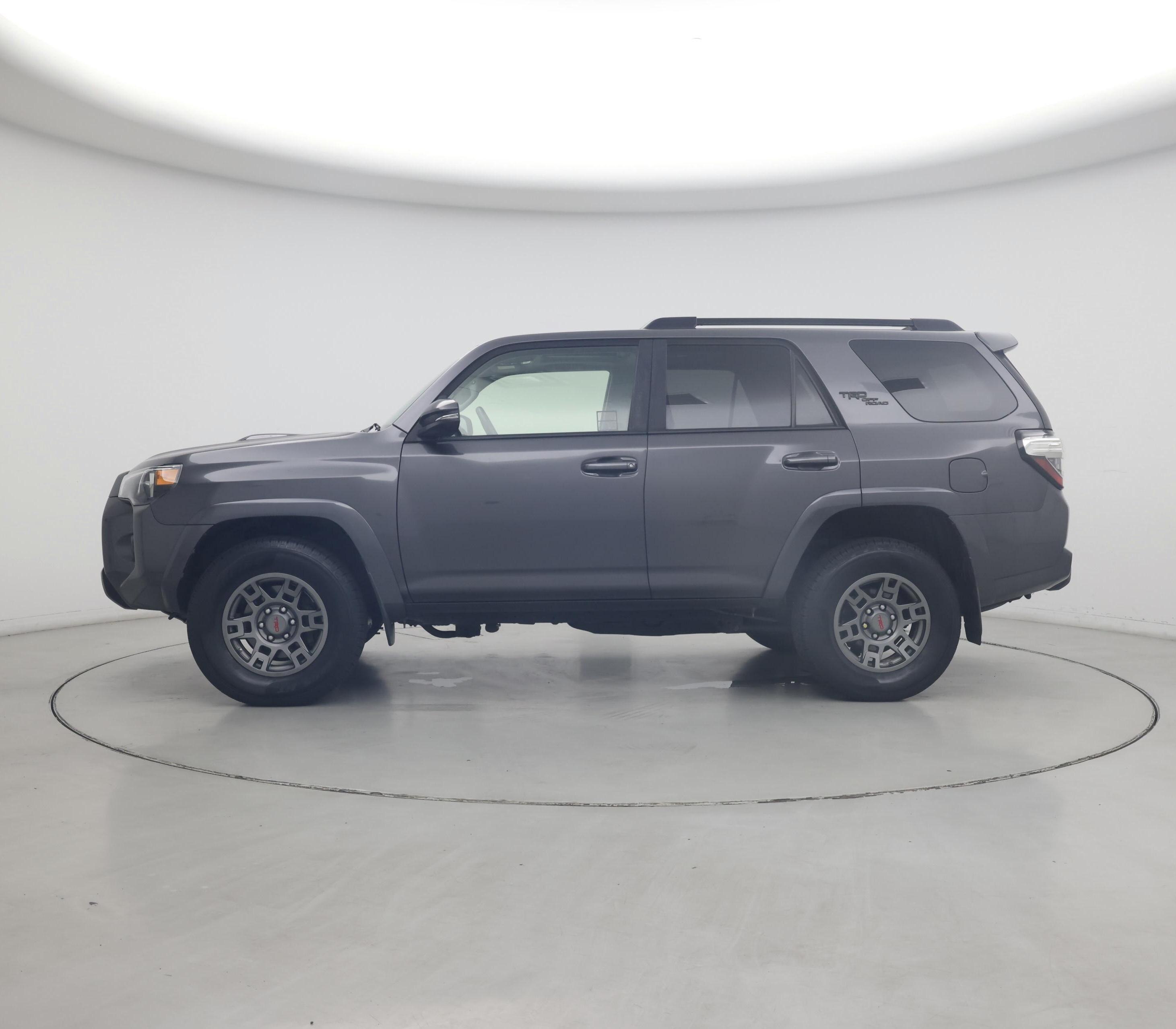 Thumbnail: 2020 Toyota 4Runner - 3