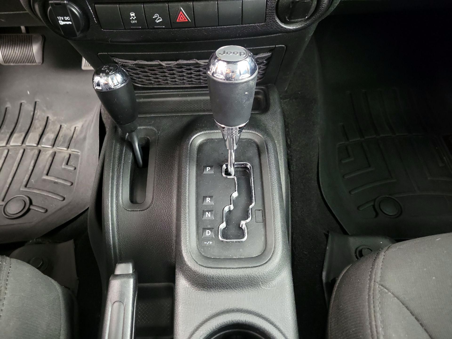 Thumbnail: 2017 Jeep Wrangler - 15