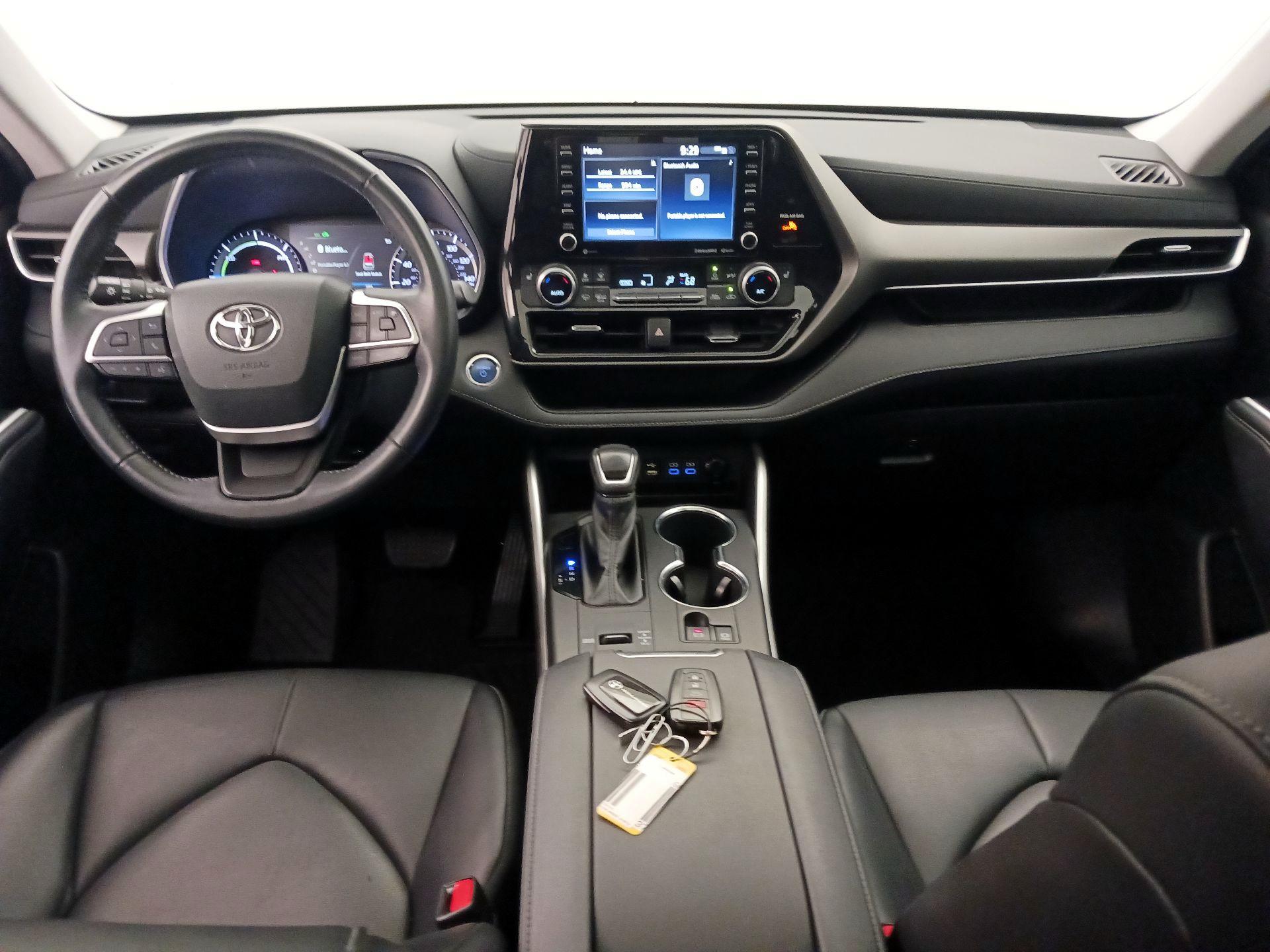 Thumbnail: 2022 Toyota Highlander - 9