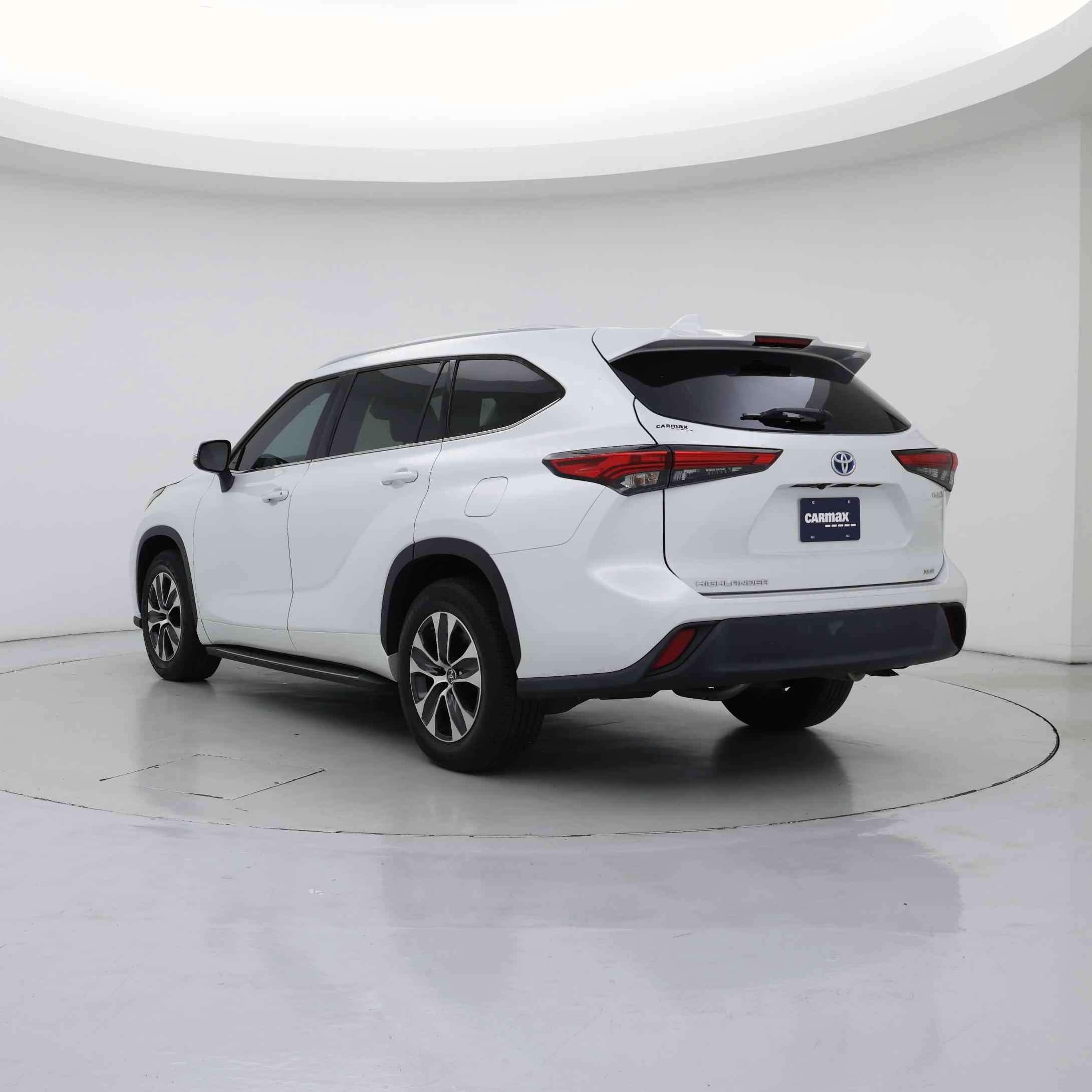 Thumbnail: 2022 Toyota Highlander - 2