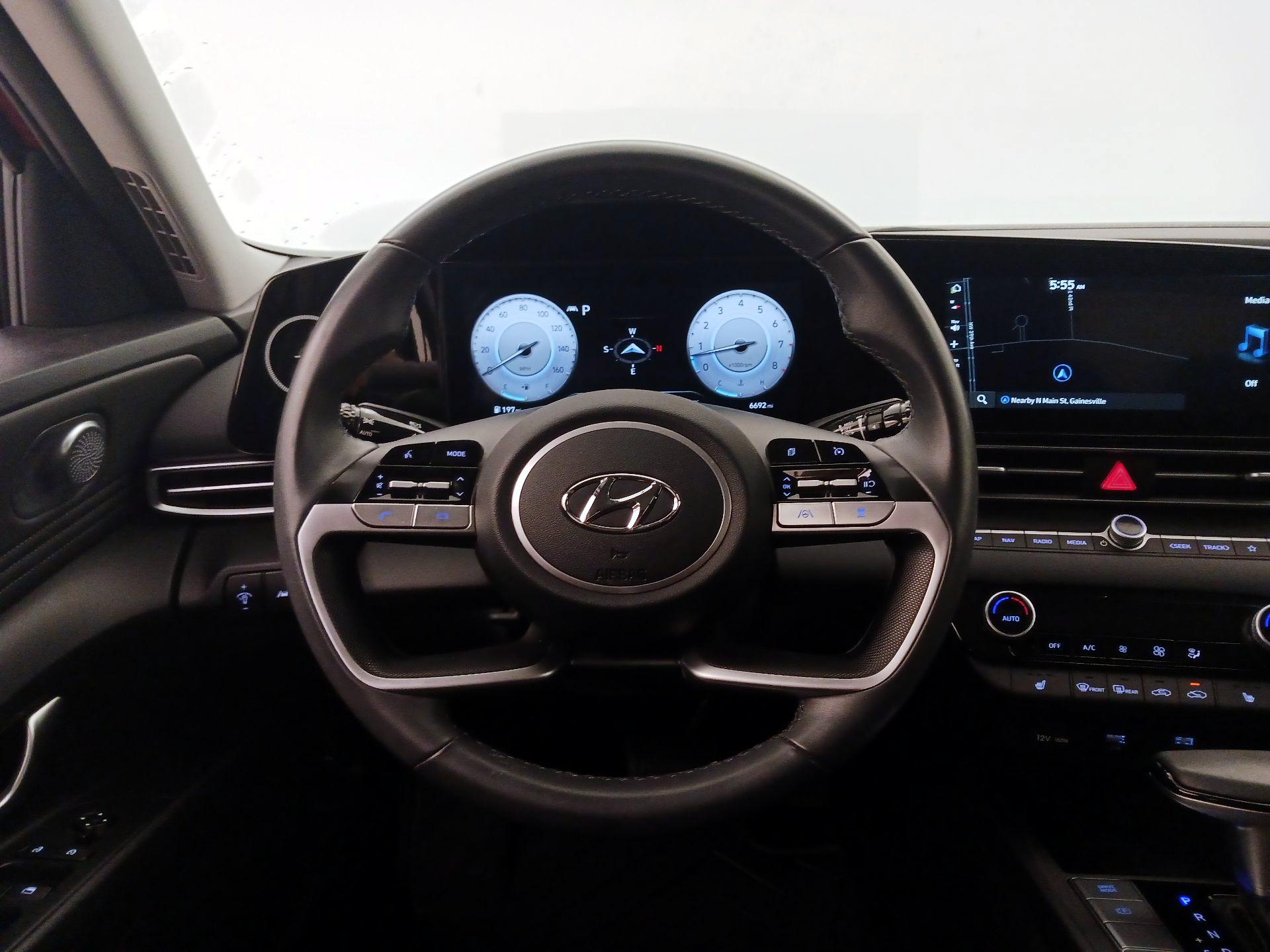 Thumbnail: 2023 Hyundai Elantra - 10