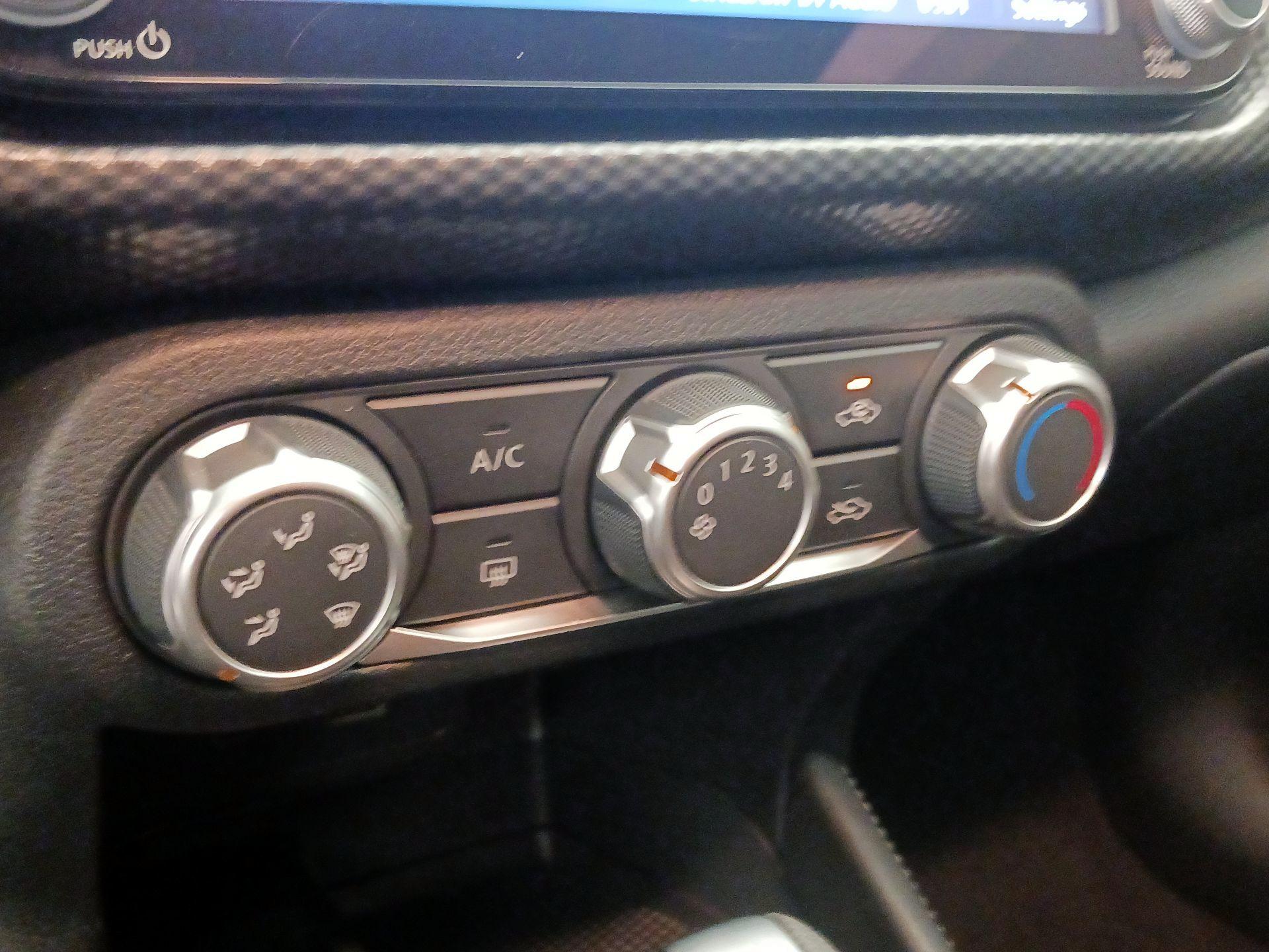 Thumbnail: 2023 Nissan Kicks - 15