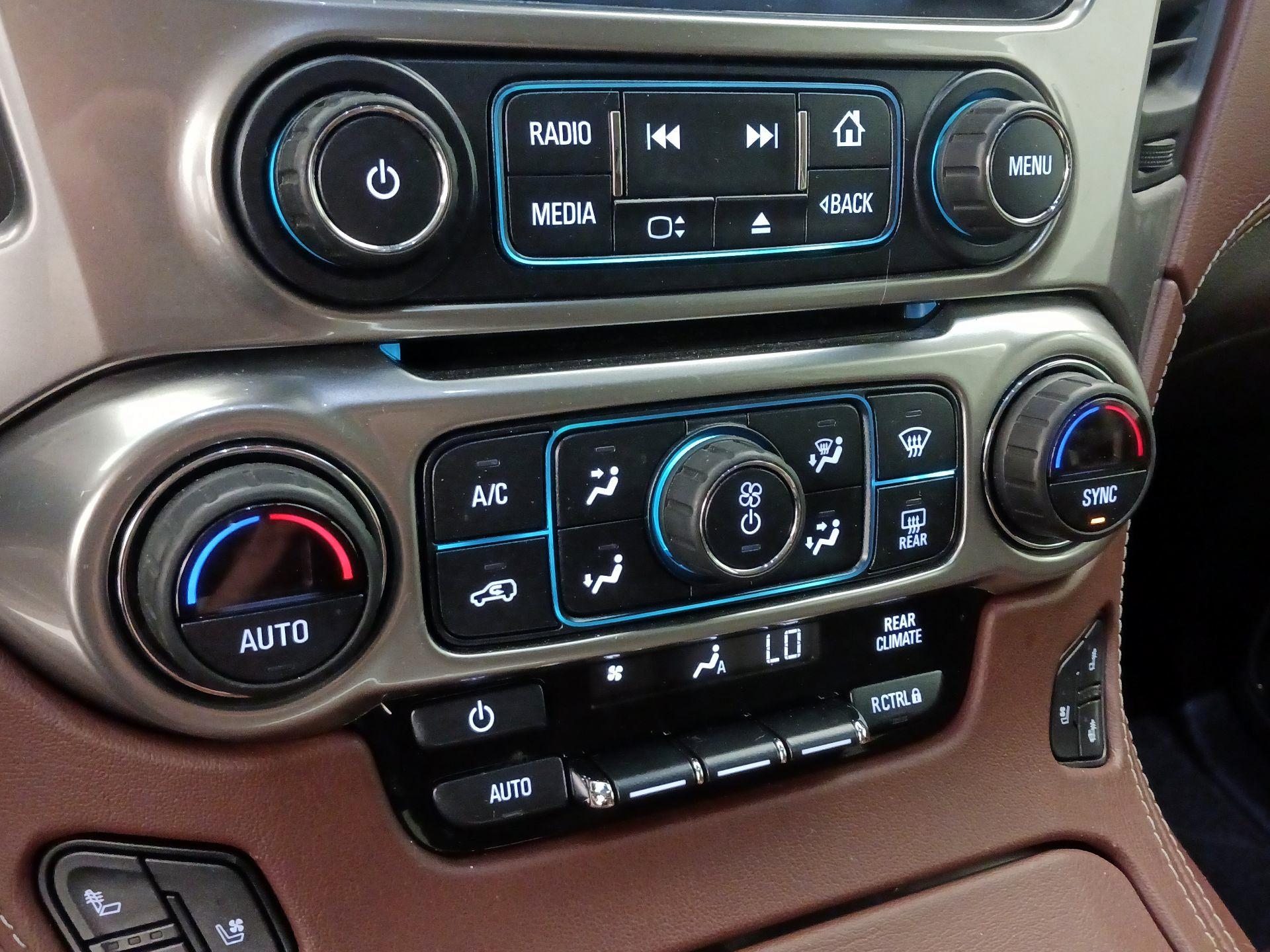 Thumbnail: 2019 Chevrolet Tahoe - 17