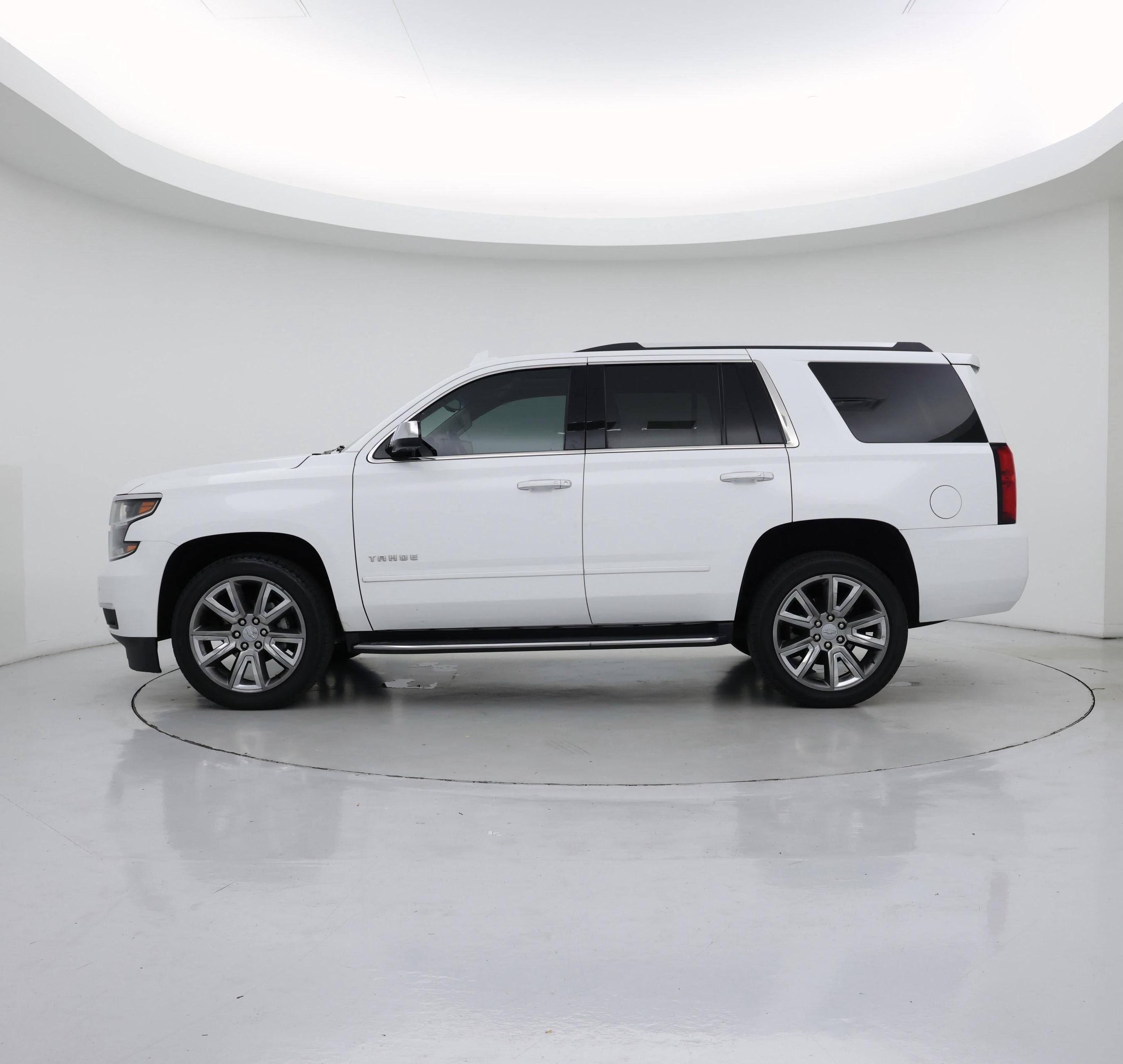 Thumbnail: 2019 Chevrolet Tahoe - 3