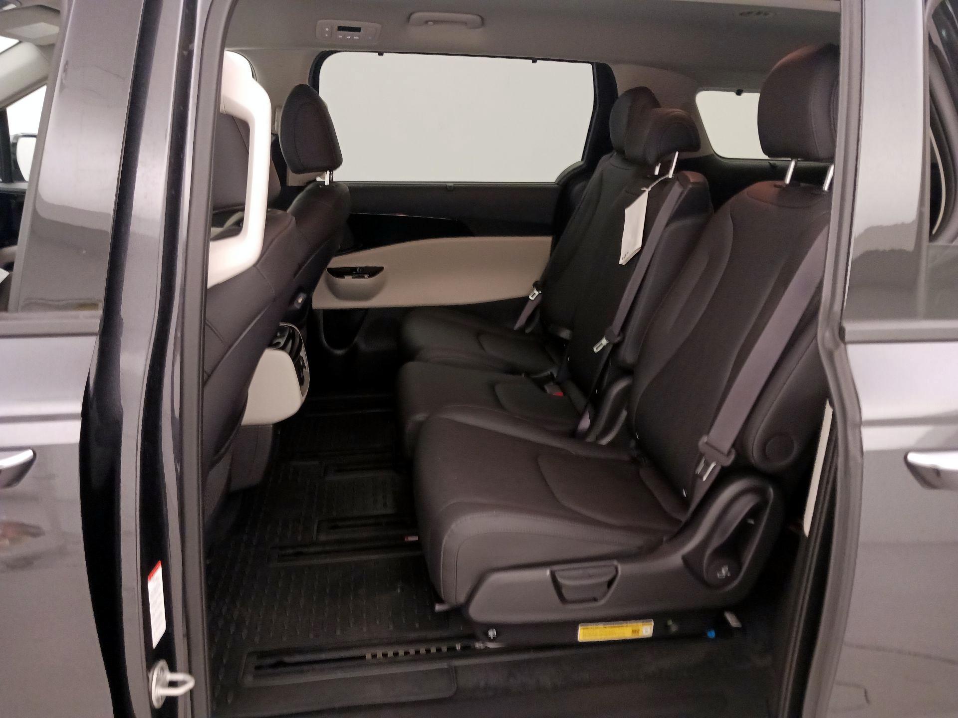Thumbnail: 2024 Kia Carnival - 20