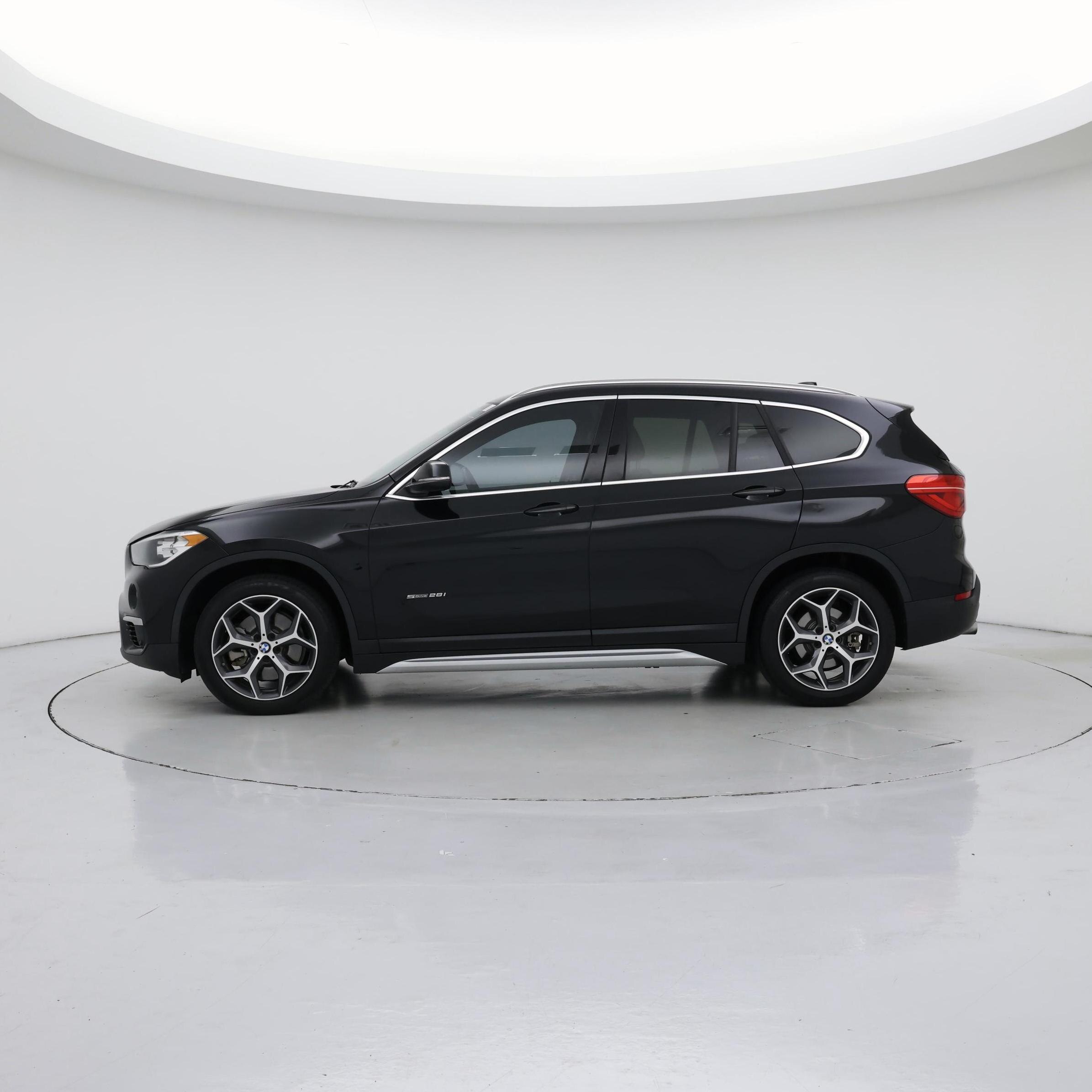 Thumbnail: 2017 BMW X1 - 3