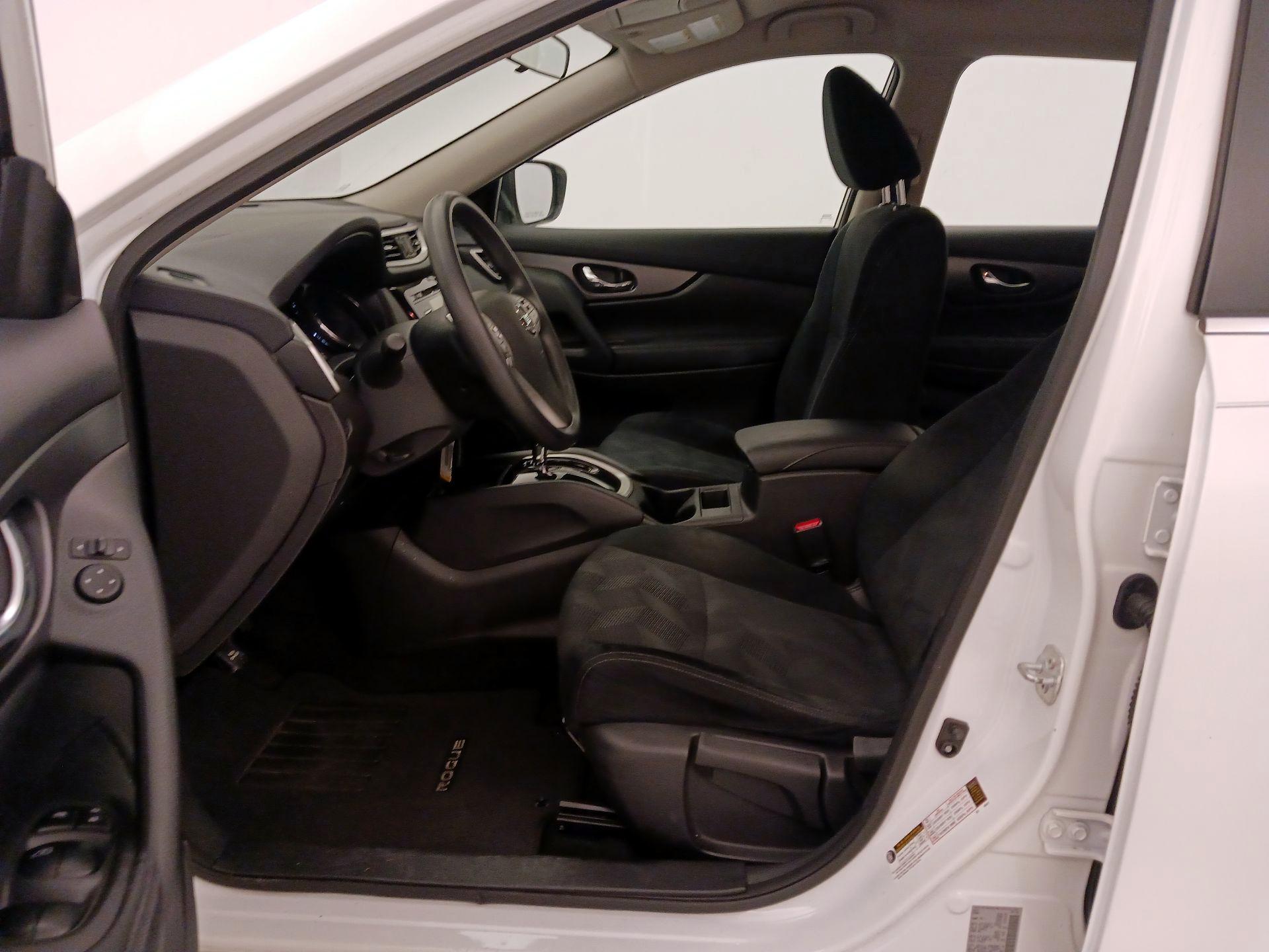 Thumbnail: 2016 Nissan Rogue - 11