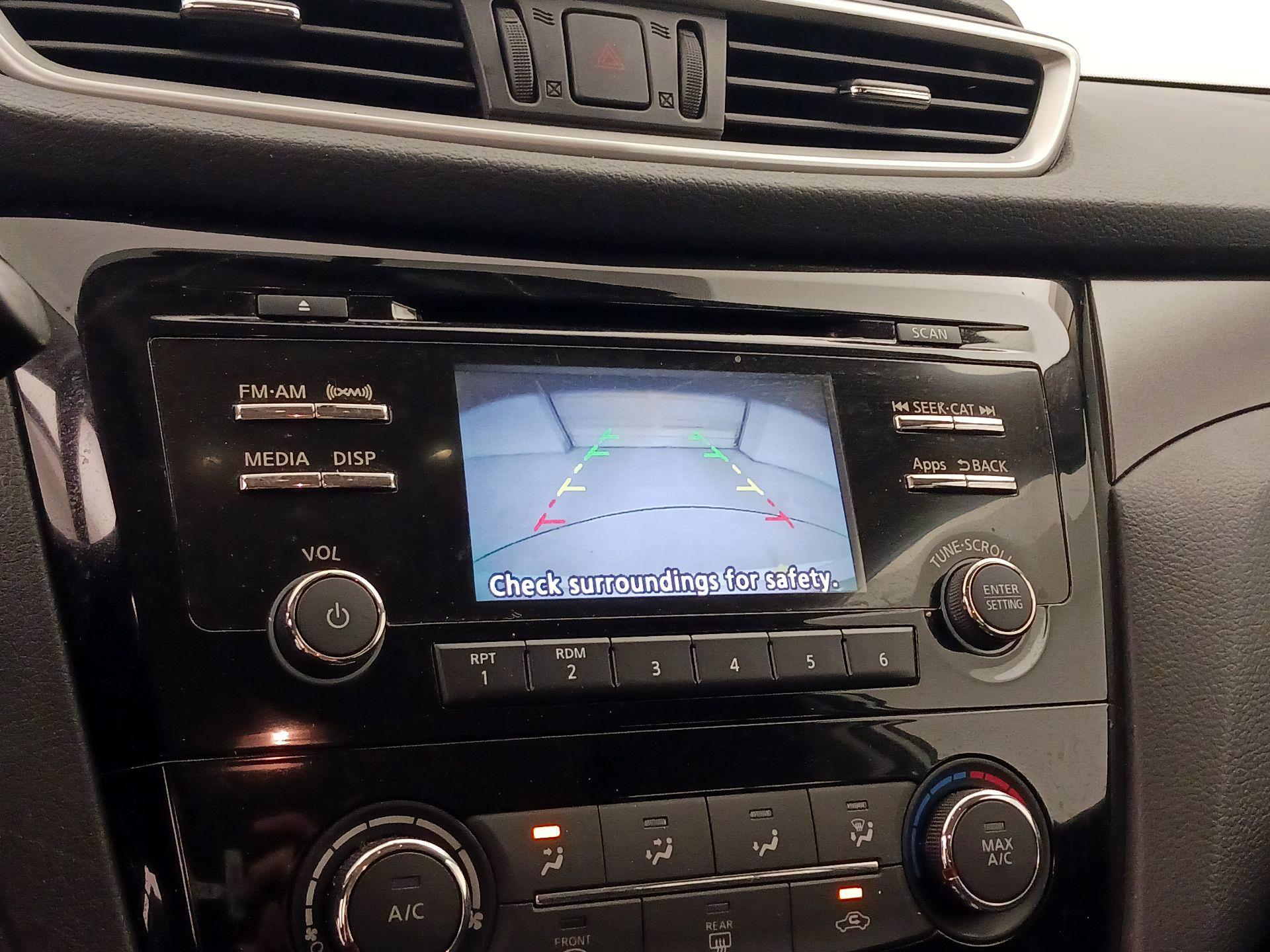 Thumbnail: 2016 Nissan Rogue - 14