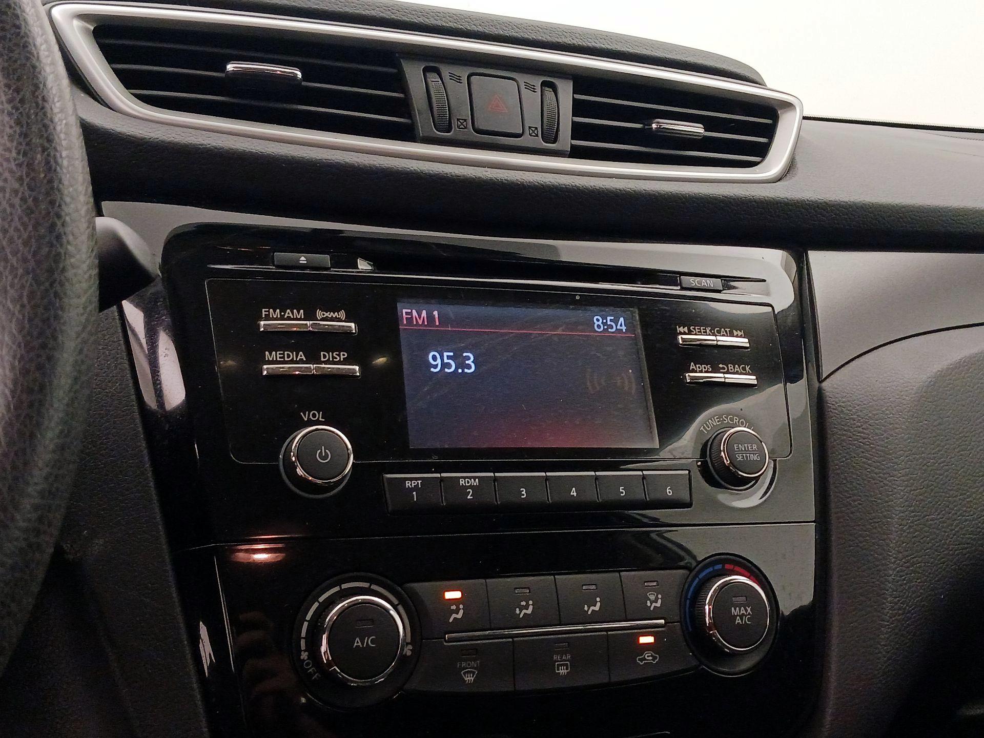 Thumbnail: 2016 Nissan Rogue - 15