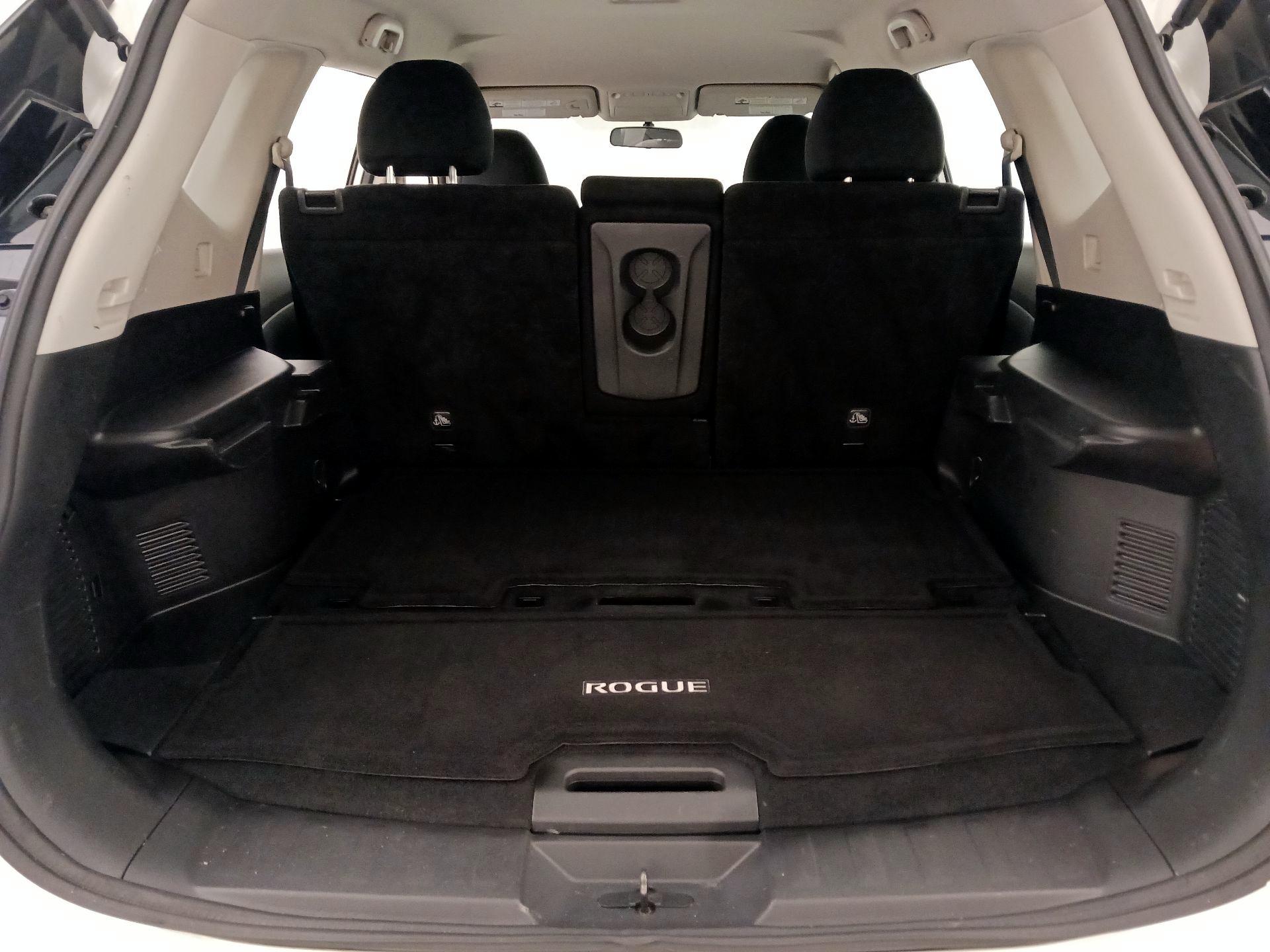 Thumbnail: 2016 Nissan Rogue - 20