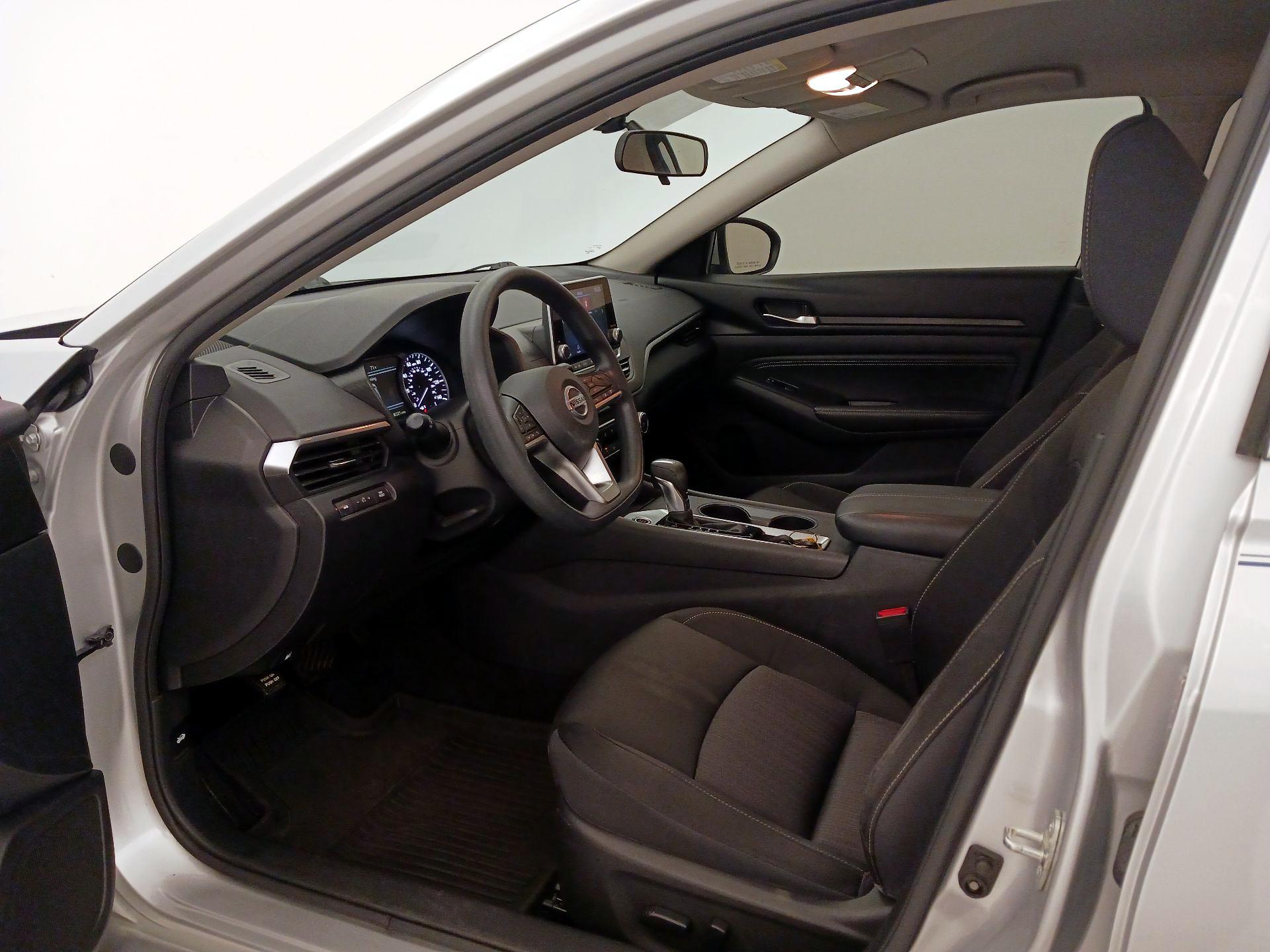Thumbnail: 2020 Nissan Altima - 11