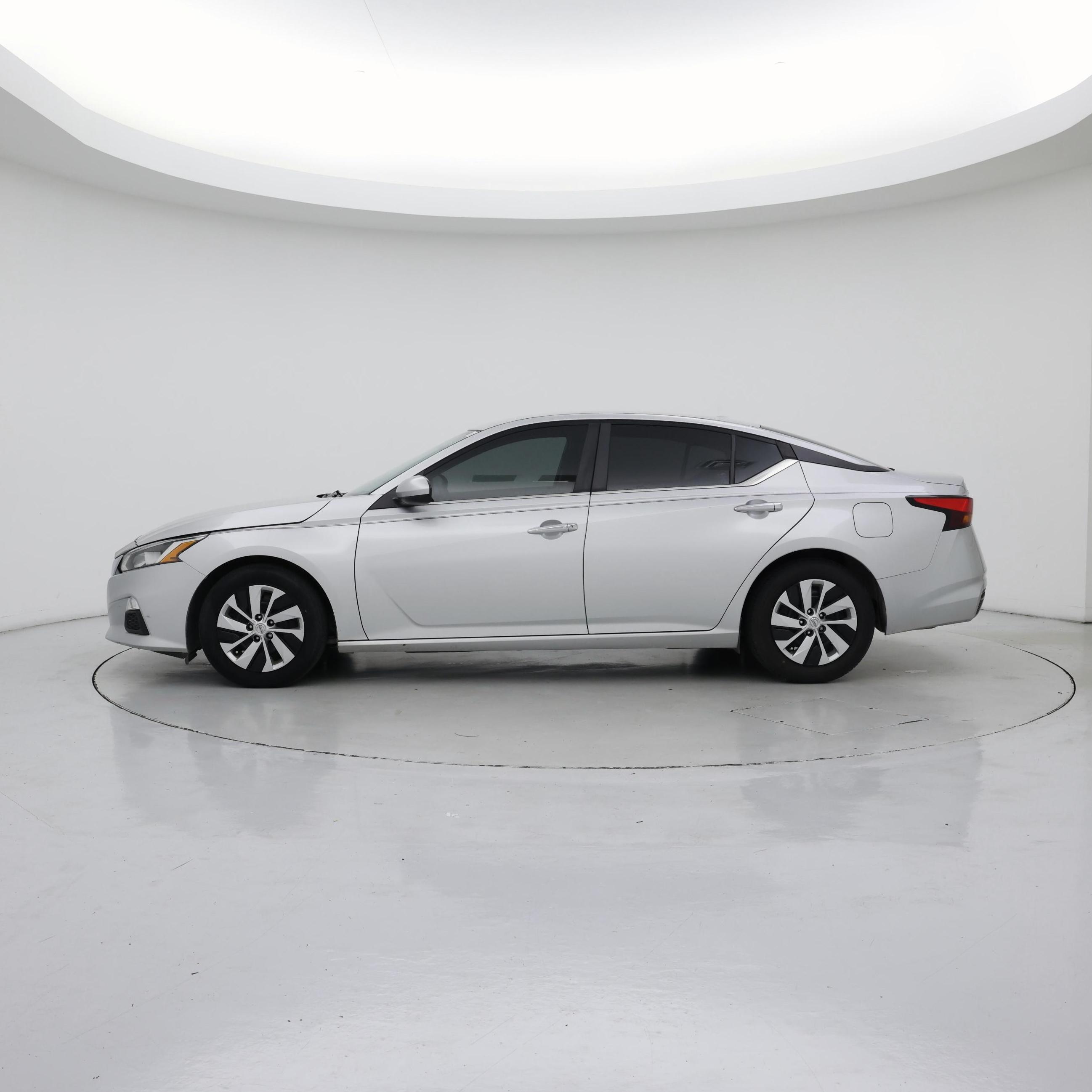 Thumbnail: 2020 Nissan Altima - 3
