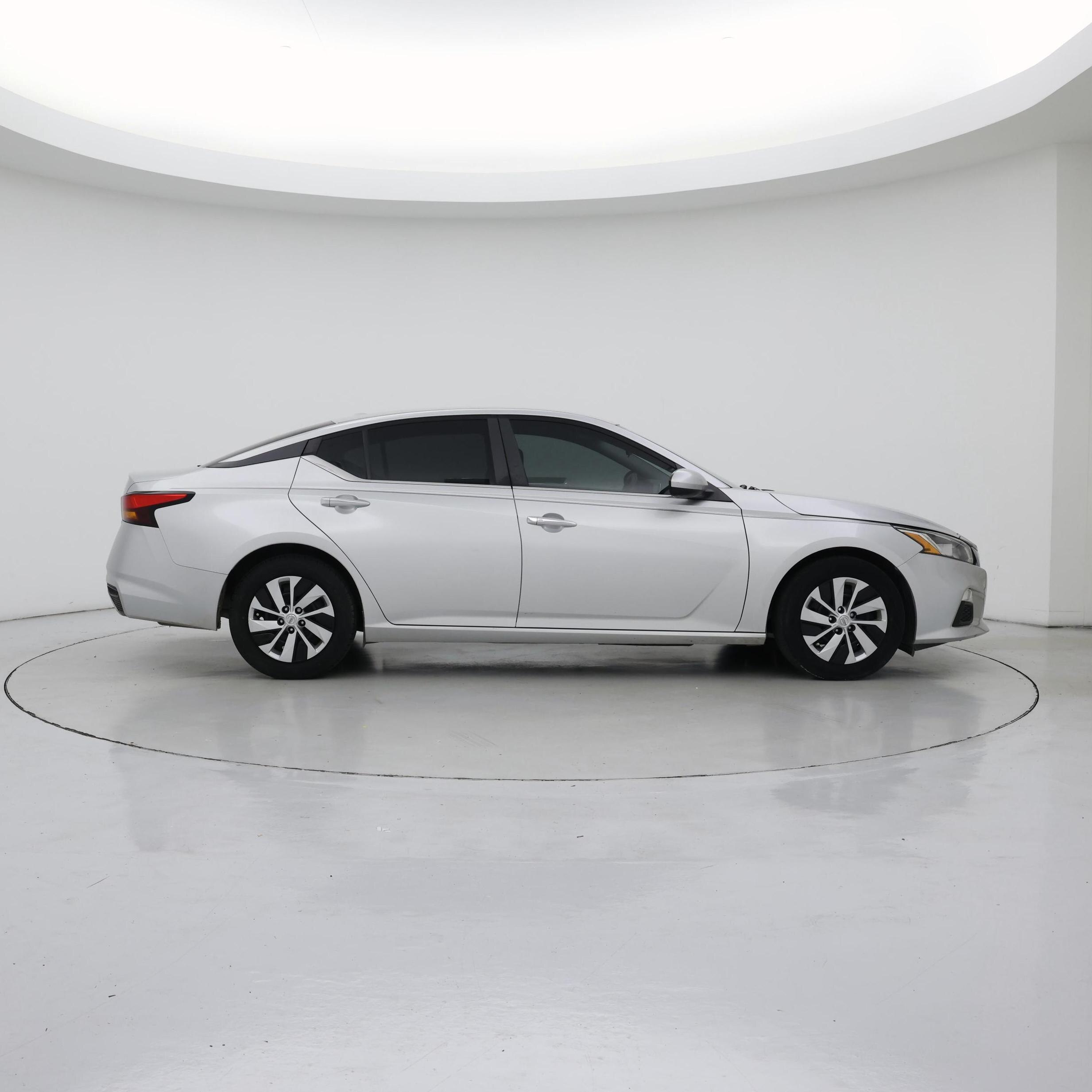 Thumbnail: 2020 Nissan Altima - 7