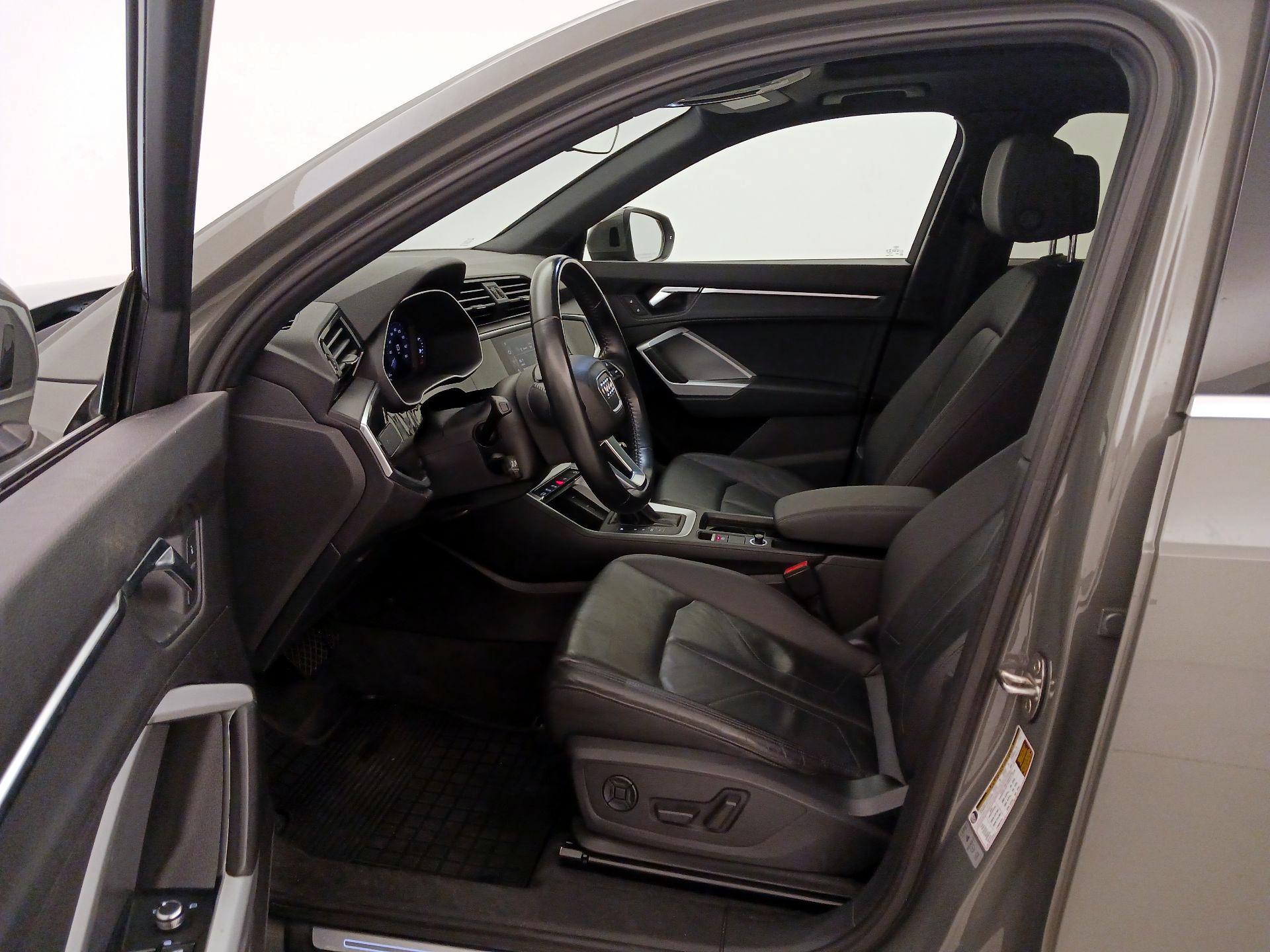 Thumbnail: 2020 Audi Q3 - 11