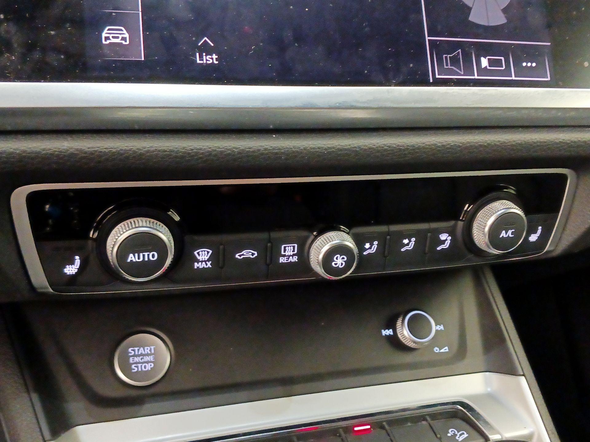 Thumbnail: 2020 Audi Q3 - 16