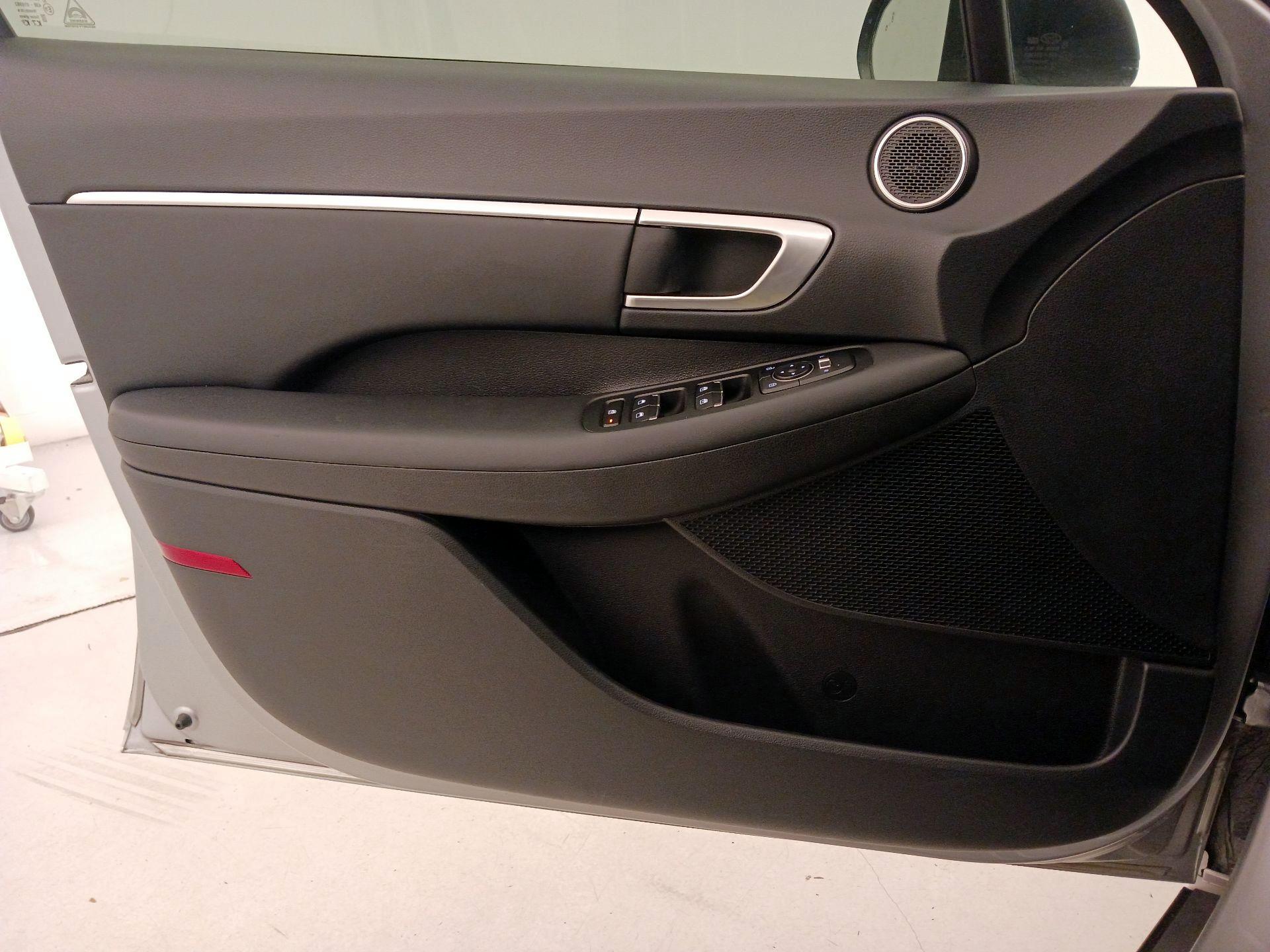 Thumbnail: 2020 Hyundai Sonata - 10