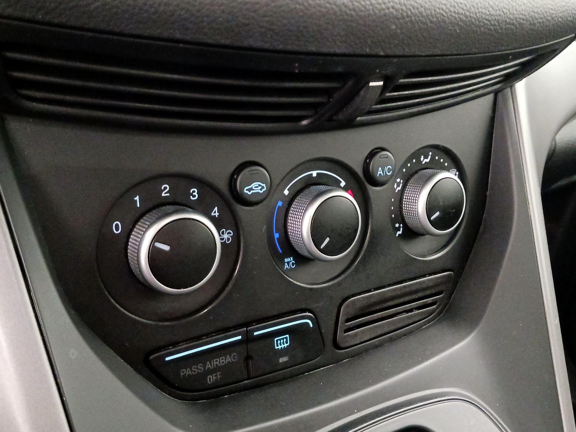 Thumbnail: 2014 Ford Escape - 16