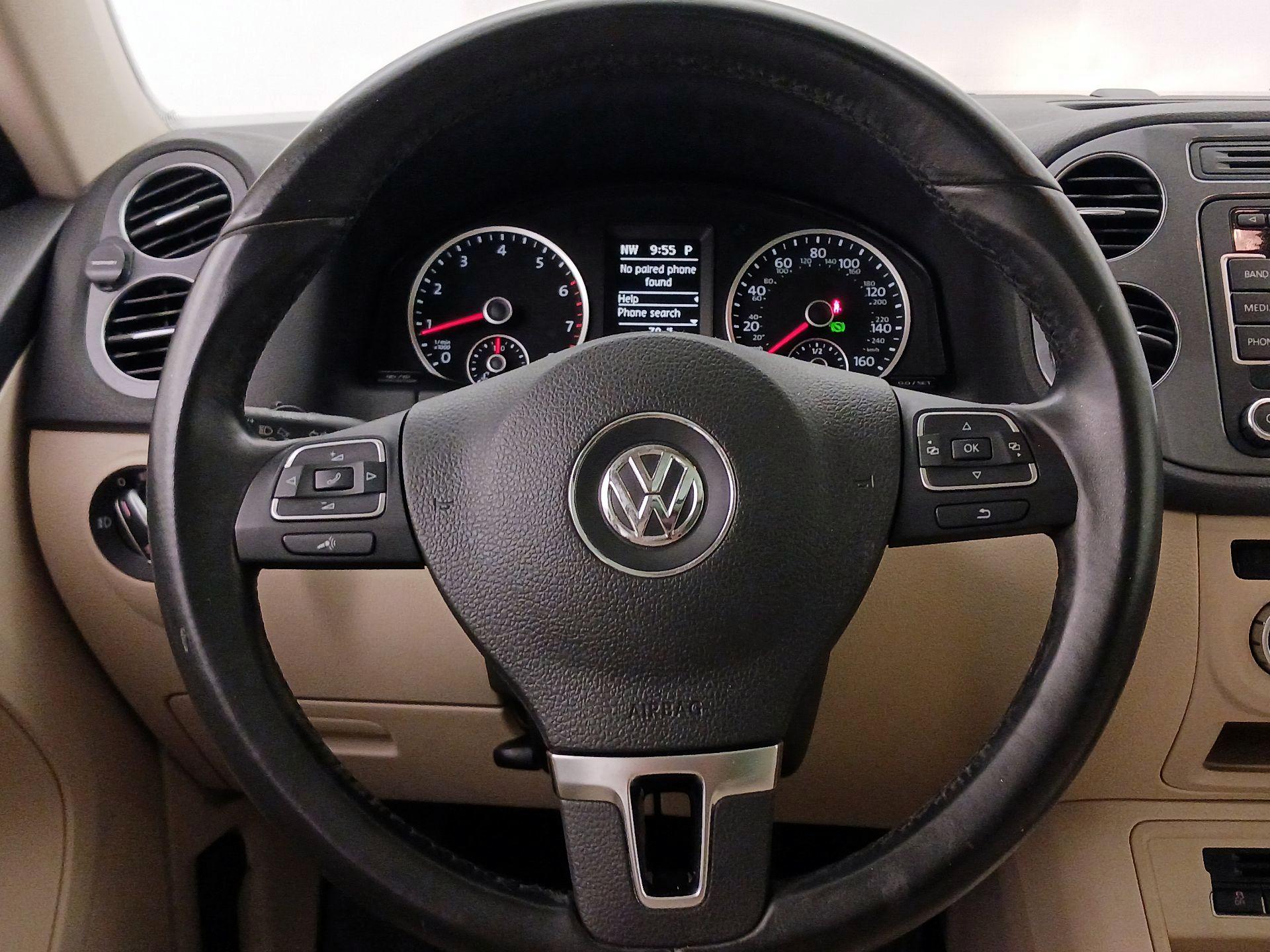 Thumbnail: 2014 Volkswagen Tiguan - 10
