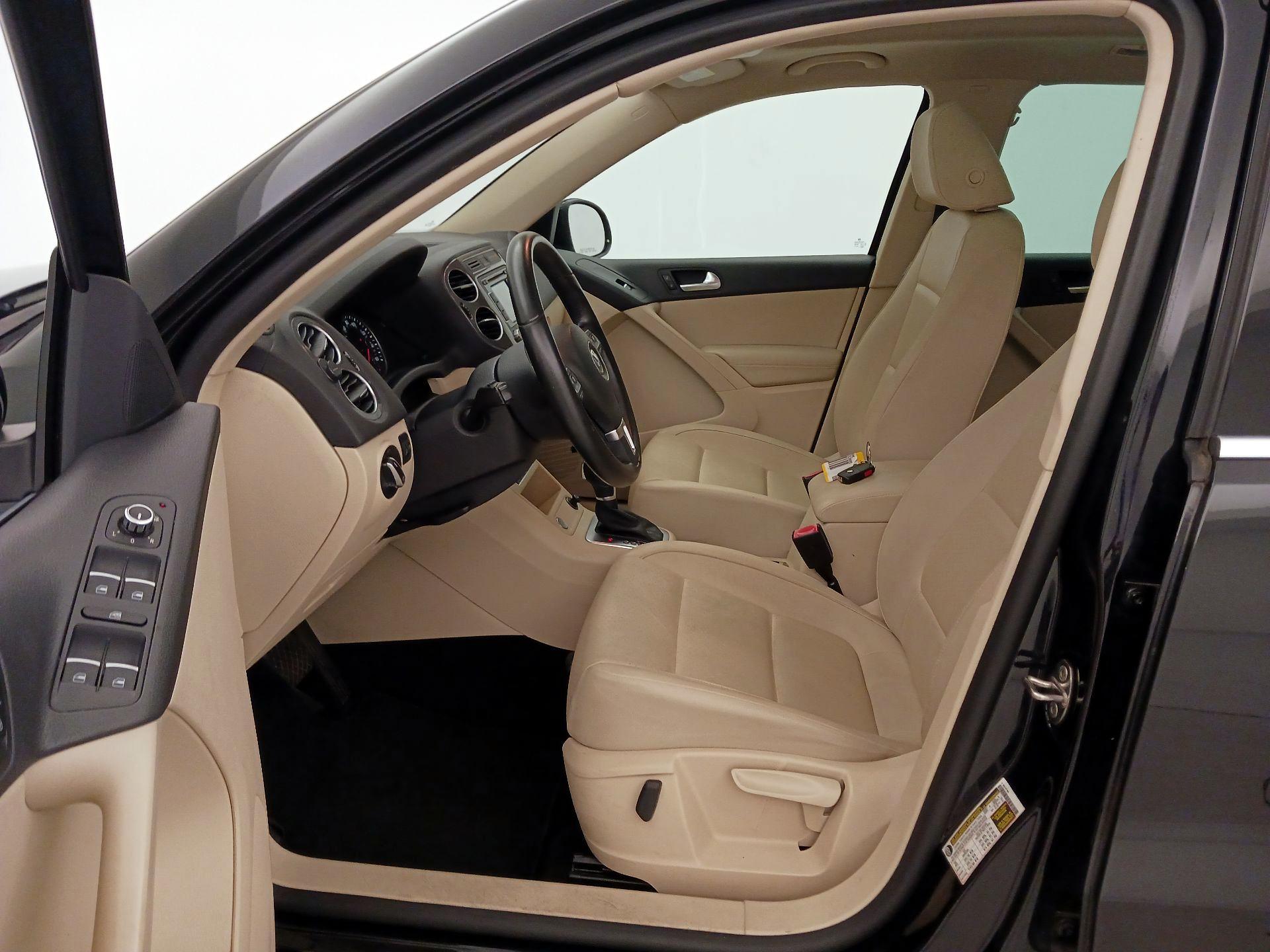 Thumbnail: 2014 Volkswagen Tiguan - 11