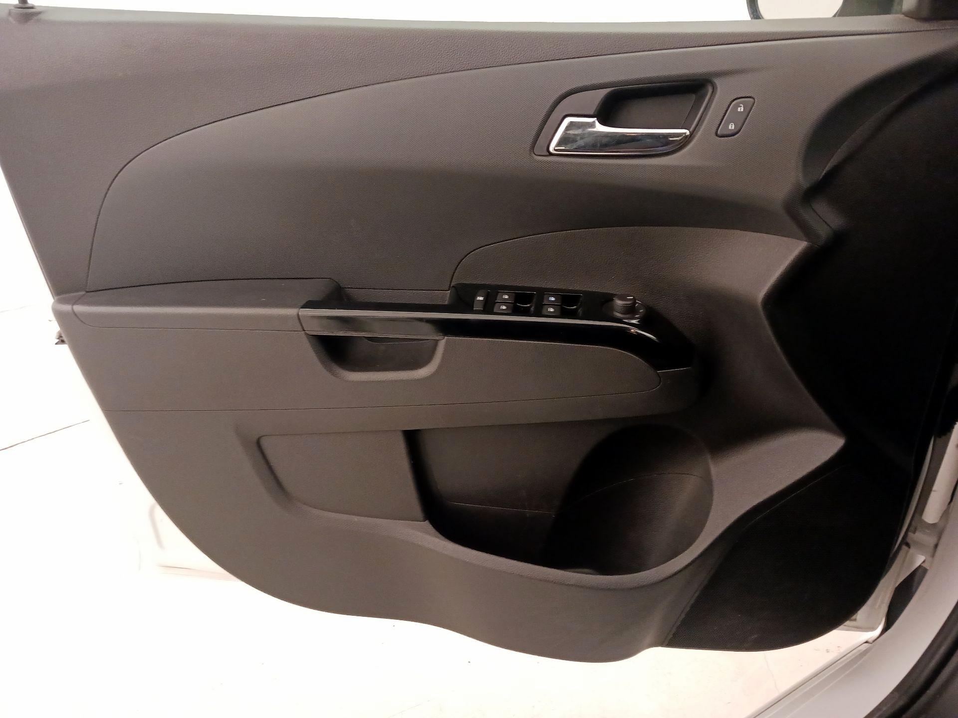Thumbnail: 2015 Chevrolet Sonic - 10