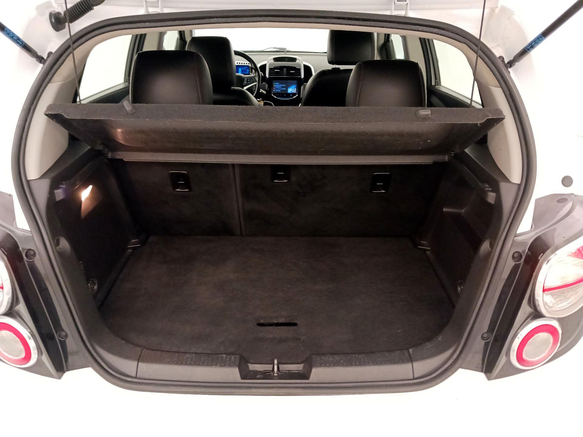 Thumbnail: 2015 Chevrolet Sonic - 18