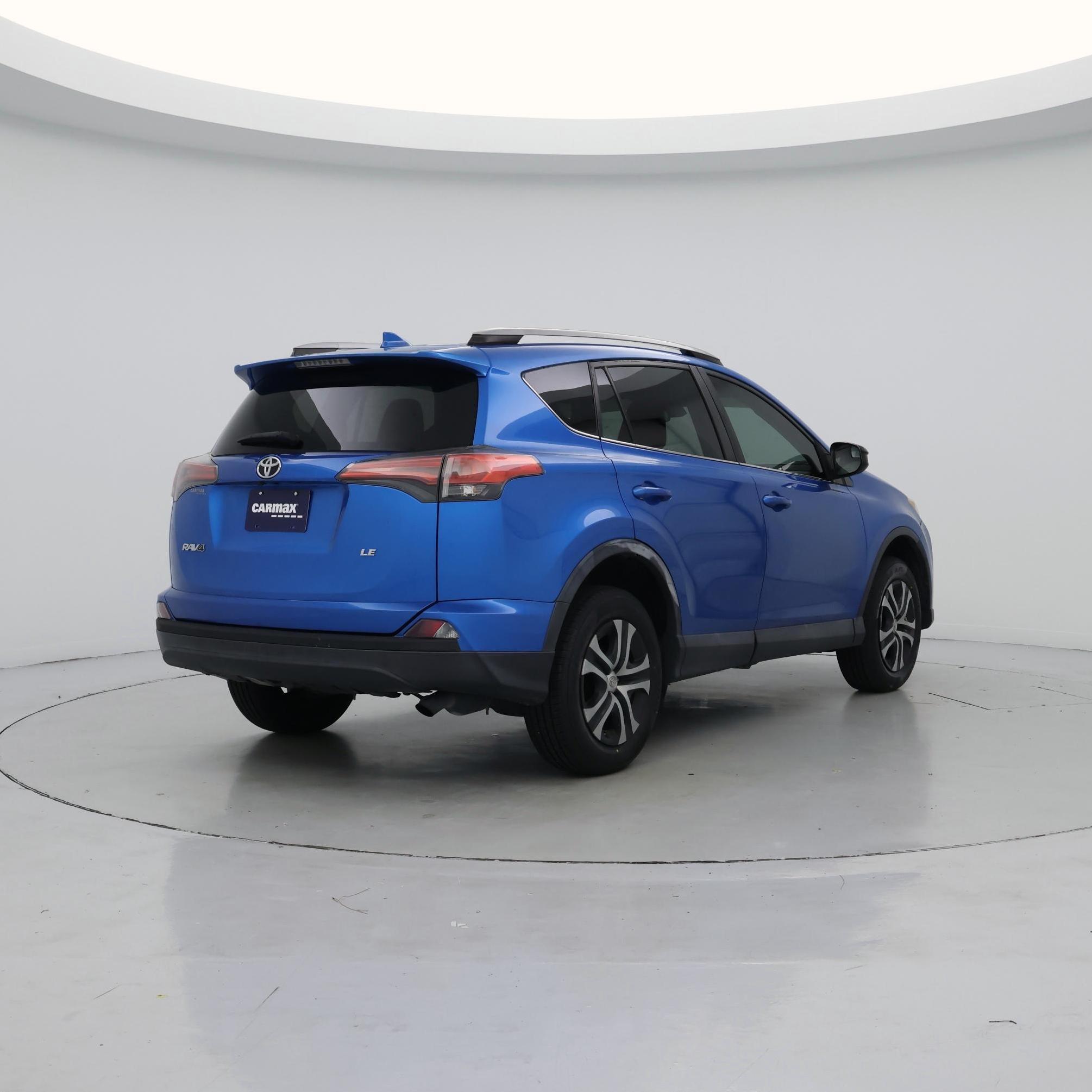 Thumbnail: 2018 Toyota RAV4 - 8