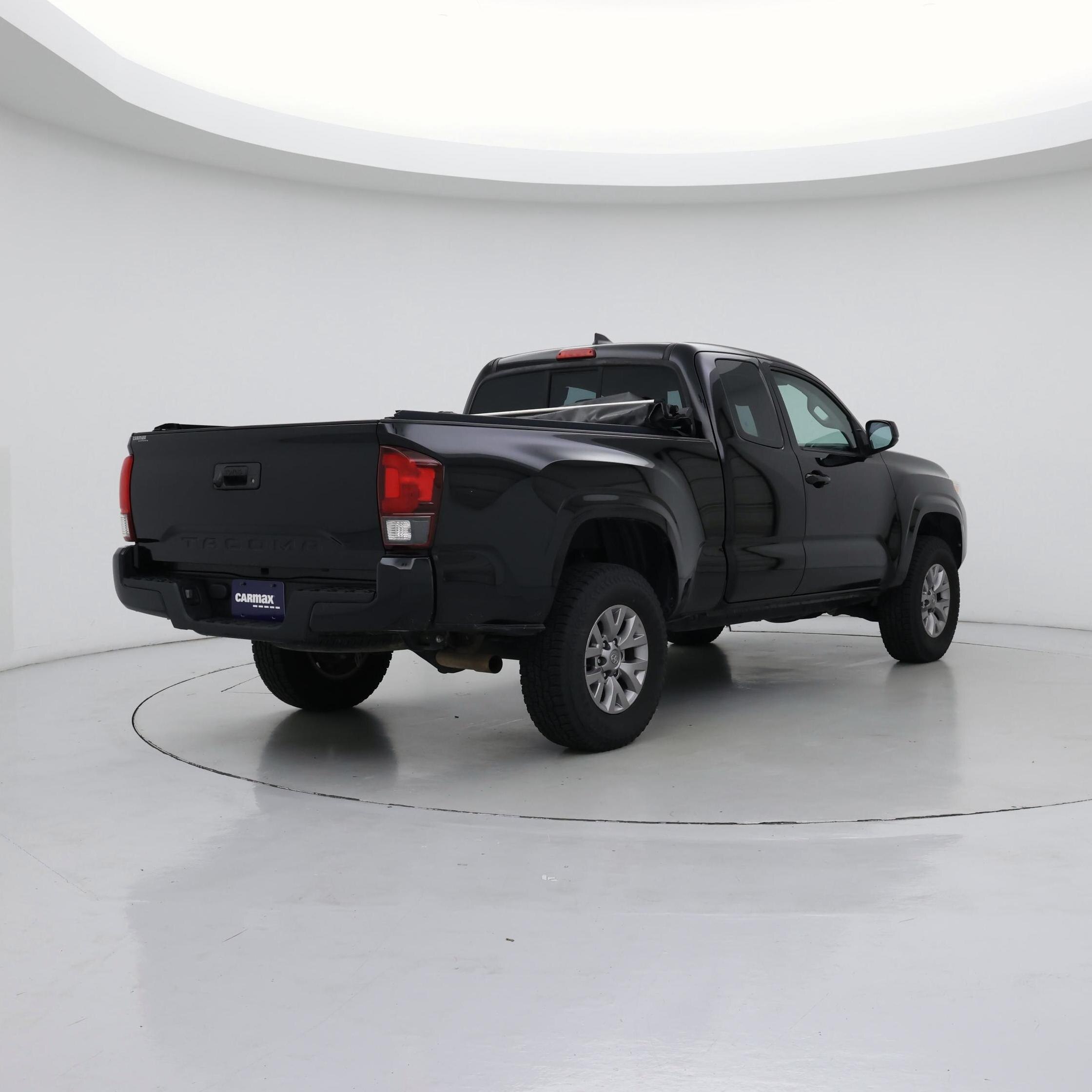 Thumbnail: 2018 Toyota Tacoma - 8