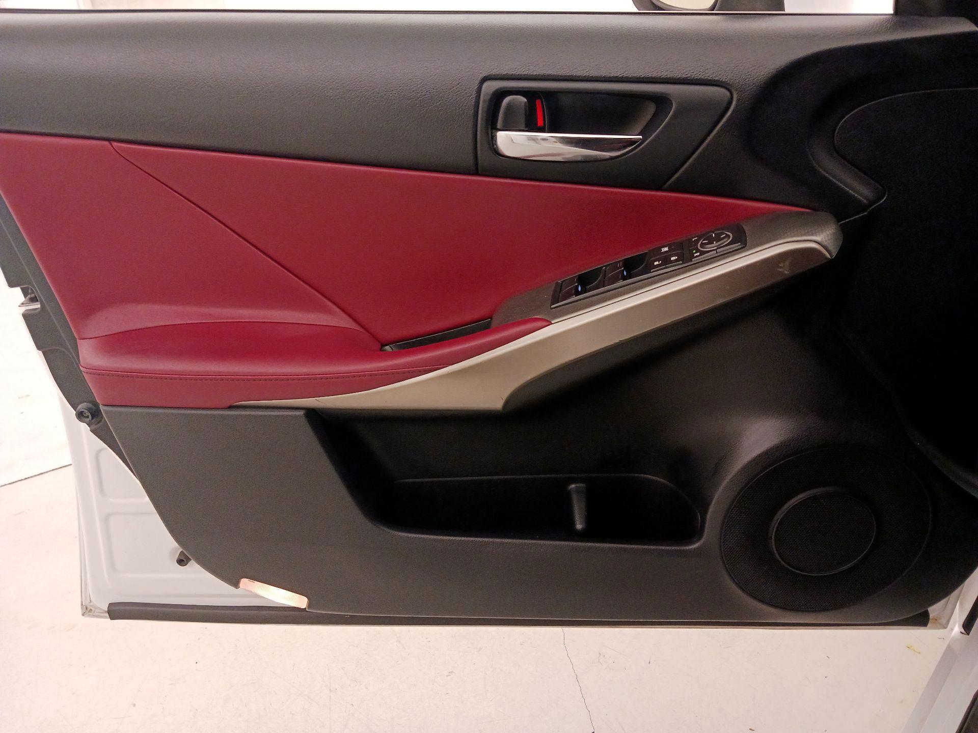 Thumbnail: 2015 Lexus IS - 12