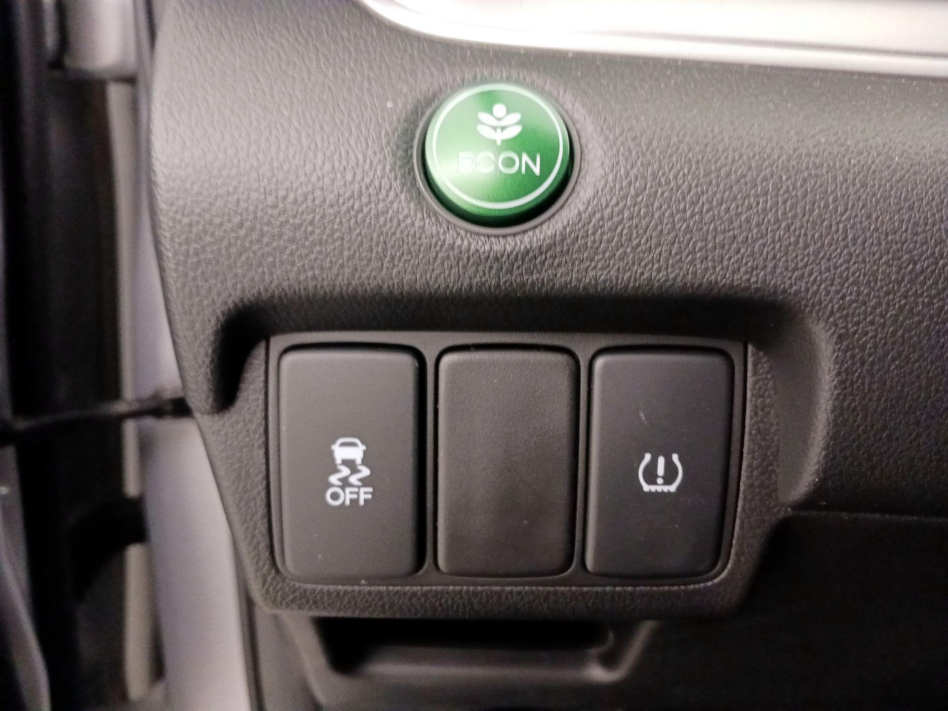 Thumbnail: 2016 Honda CR-V - 13