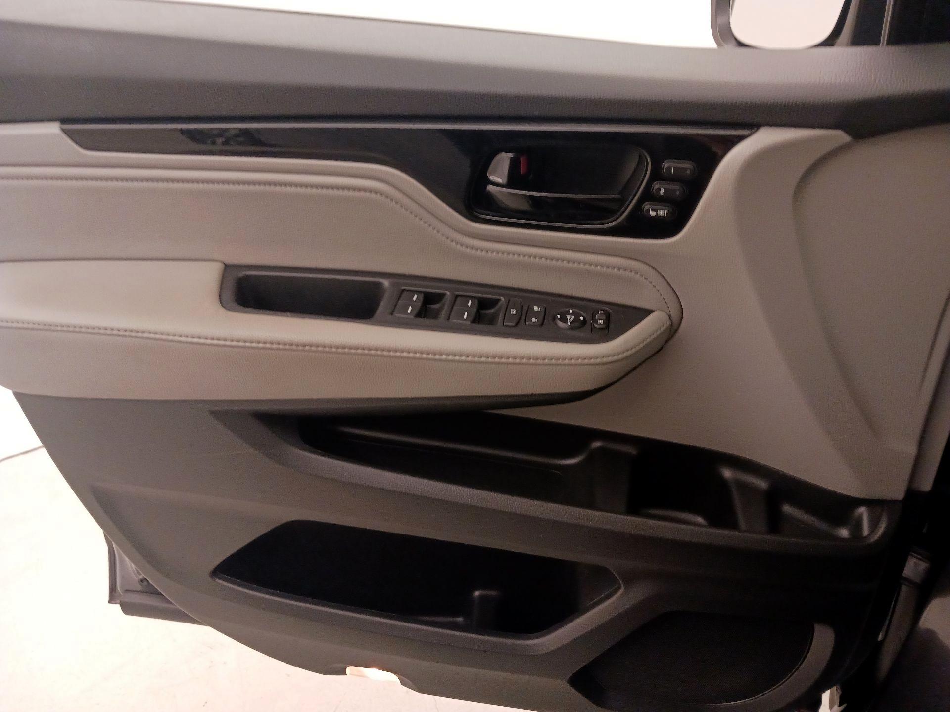 Thumbnail: 2021 Honda Odyssey - 12
