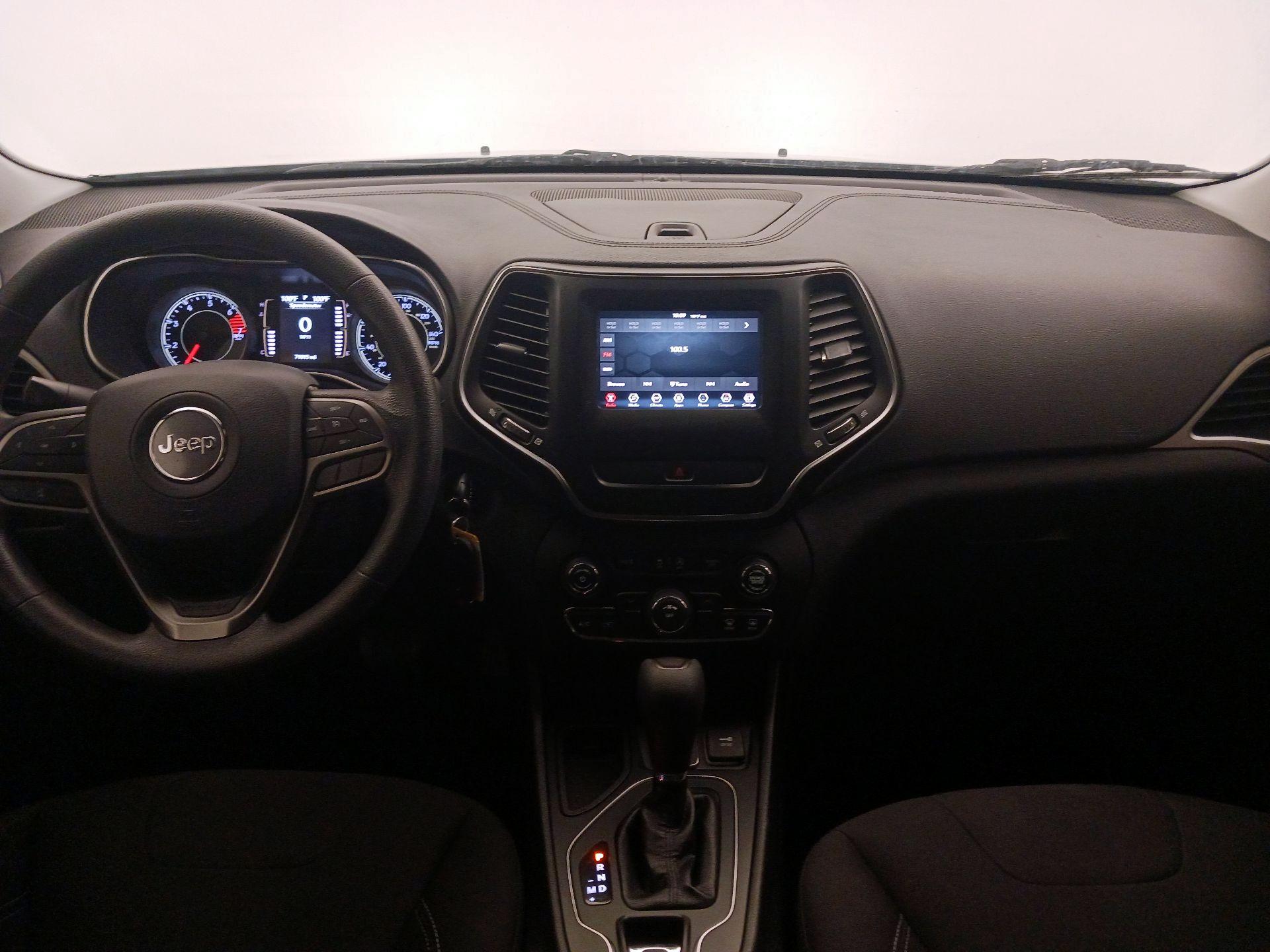 Thumbnail: 2020 Jeep Cherokee - 8