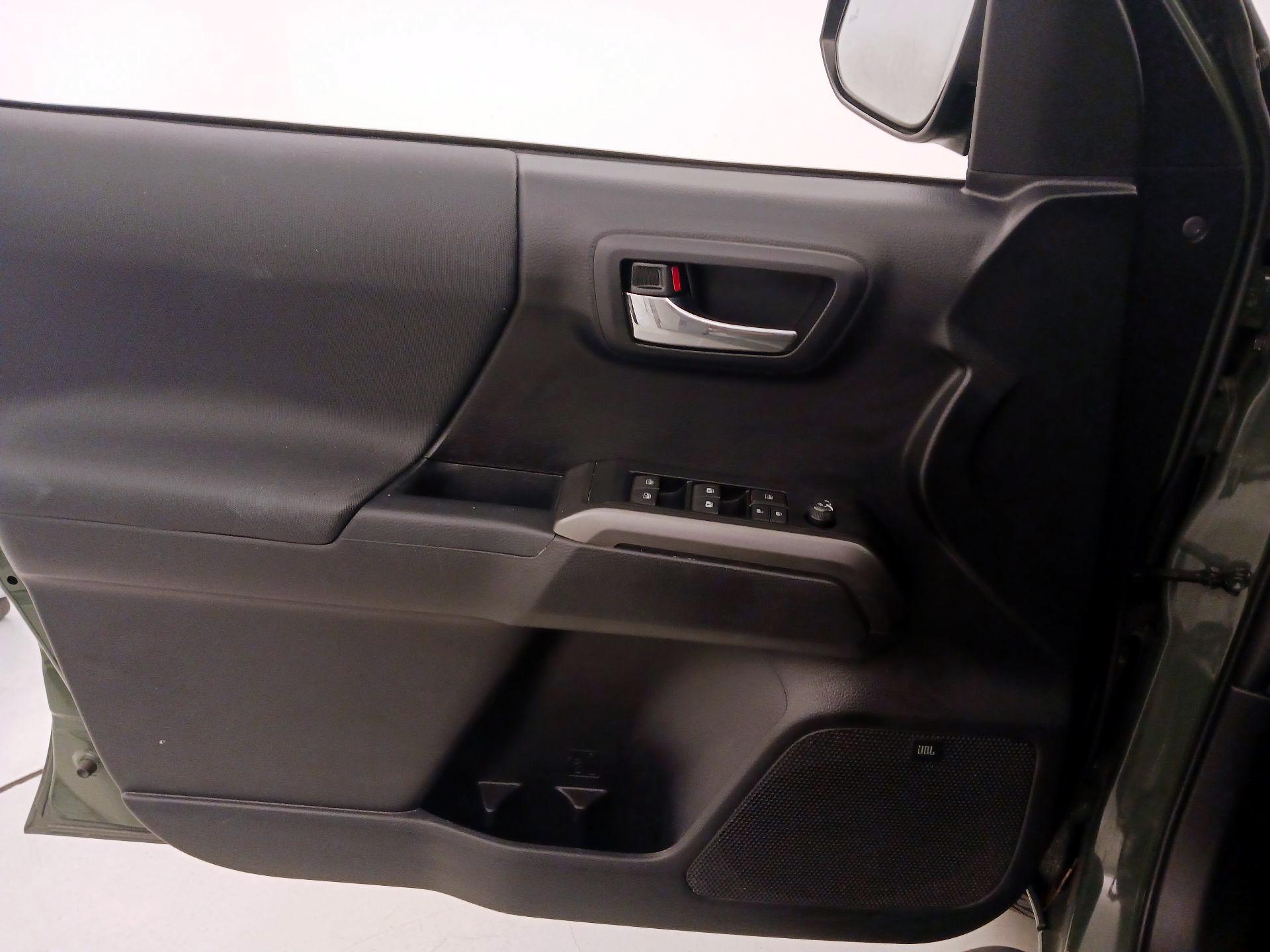 Thumbnail: 2021 Toyota Tacoma - 12